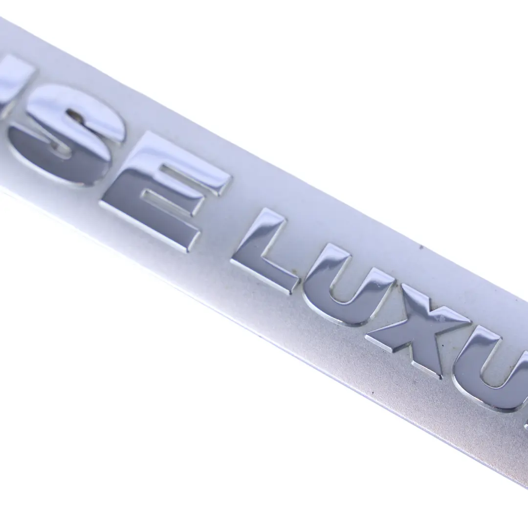 Name Plate Badge Emblem CH2M-001B40-CA to Land Rover Discovery 4 L319 with Part number LR039604 Land Rover Discovery 4 L319 Name Plate Badge Emblem CH2M-001B40-CA - SKU LR039604 - Part number LR039604