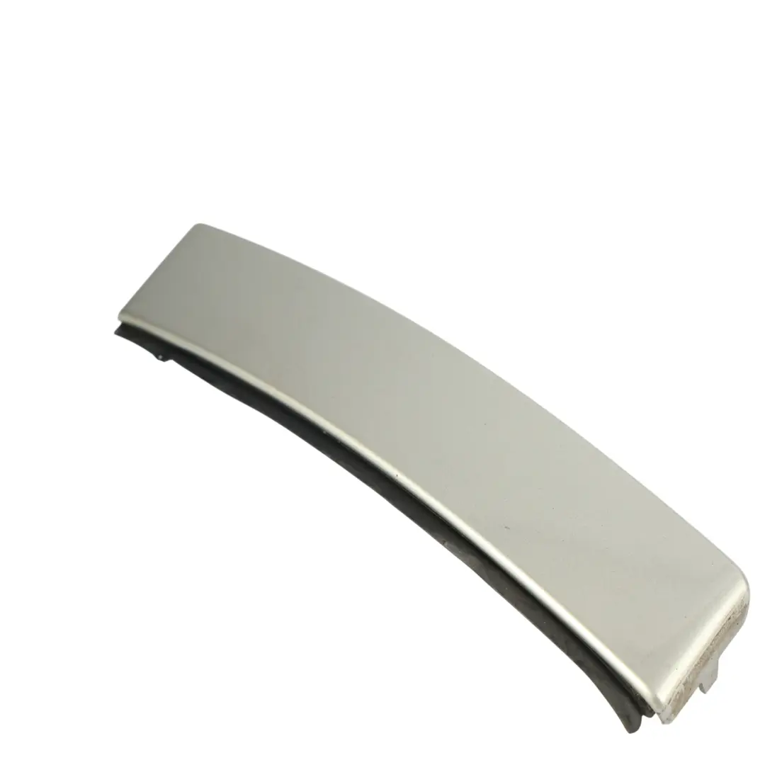 Anteriore Tetto Paraspruzzisinistra Ipanema Sand - 824 per Range Rover Evoque L538 con numero di parte LR039817 Range Rover Evoque L538 Anteriore Tetto Paraspruzzisinistra Ipanema Sand - 824 - SKU LR039817-ISA - Numero di parte LR039817