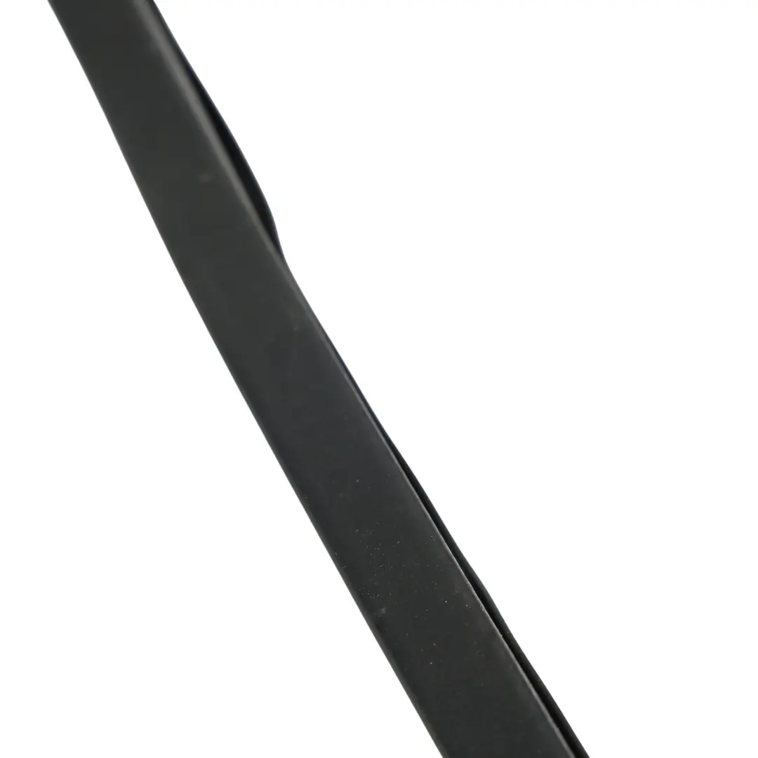 Guarnizione Finestrino Porta Posteriore Destra BJ32-25766-AE per Range Rover L538 con numero di parte LR040926 Range Rover L538 Guarnizione Finestrino Porta Posteriore Destra BJ32-25766-AE - SKU LR040926 - Numero di parte LR040926