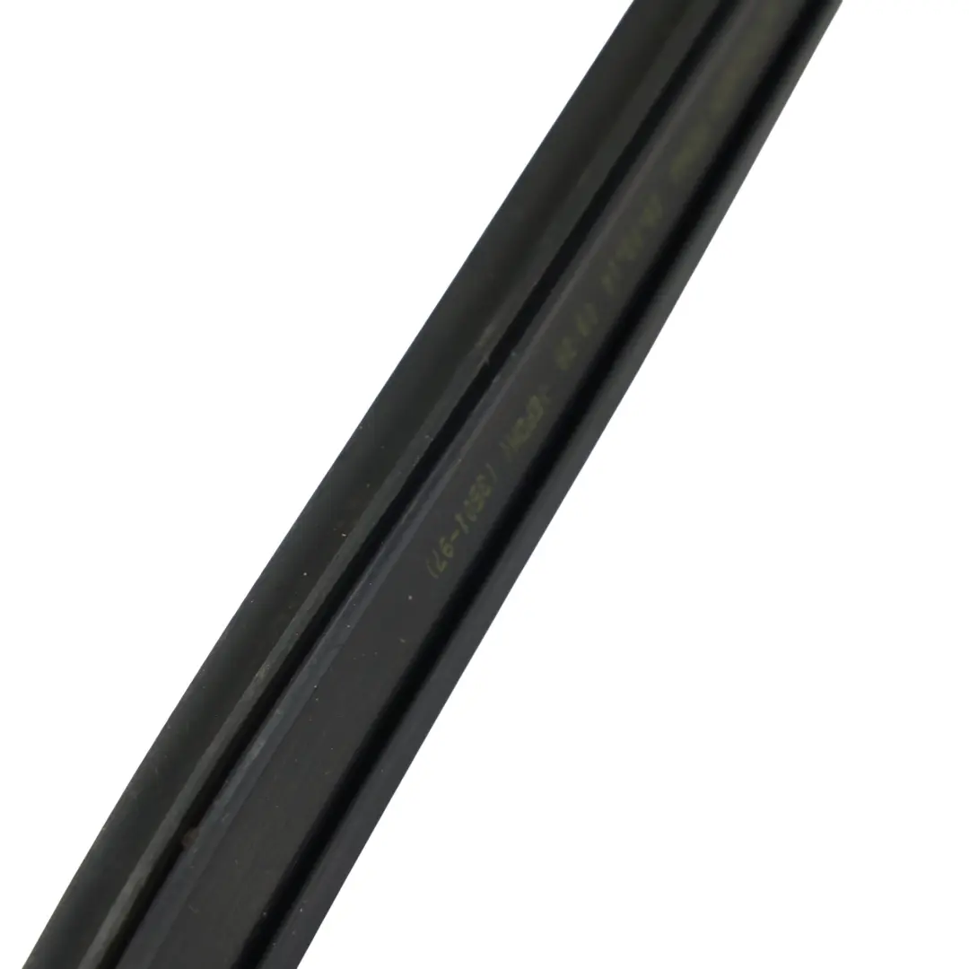 Range Rover L538 Guarnizione Finestrino Porta Posteriore Destra BJ32-25766-AE - SKU LR040926 - Numero di parte LR040926