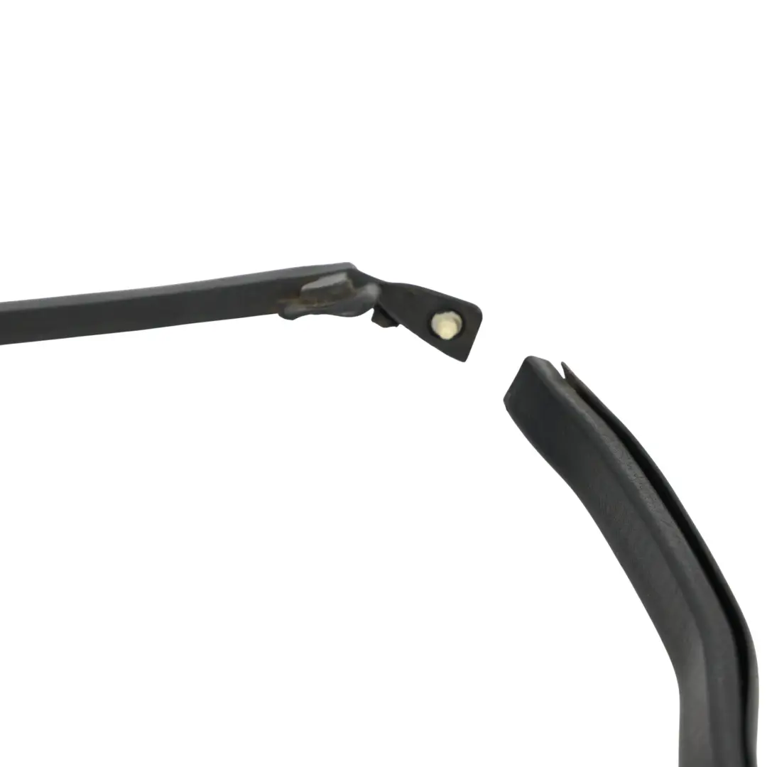 Range Rover L538 Guarnizione Finestrino Porta Posteriore Destra BJ32-25766-AE - SKU LR040926 - Numero di parte LR040926