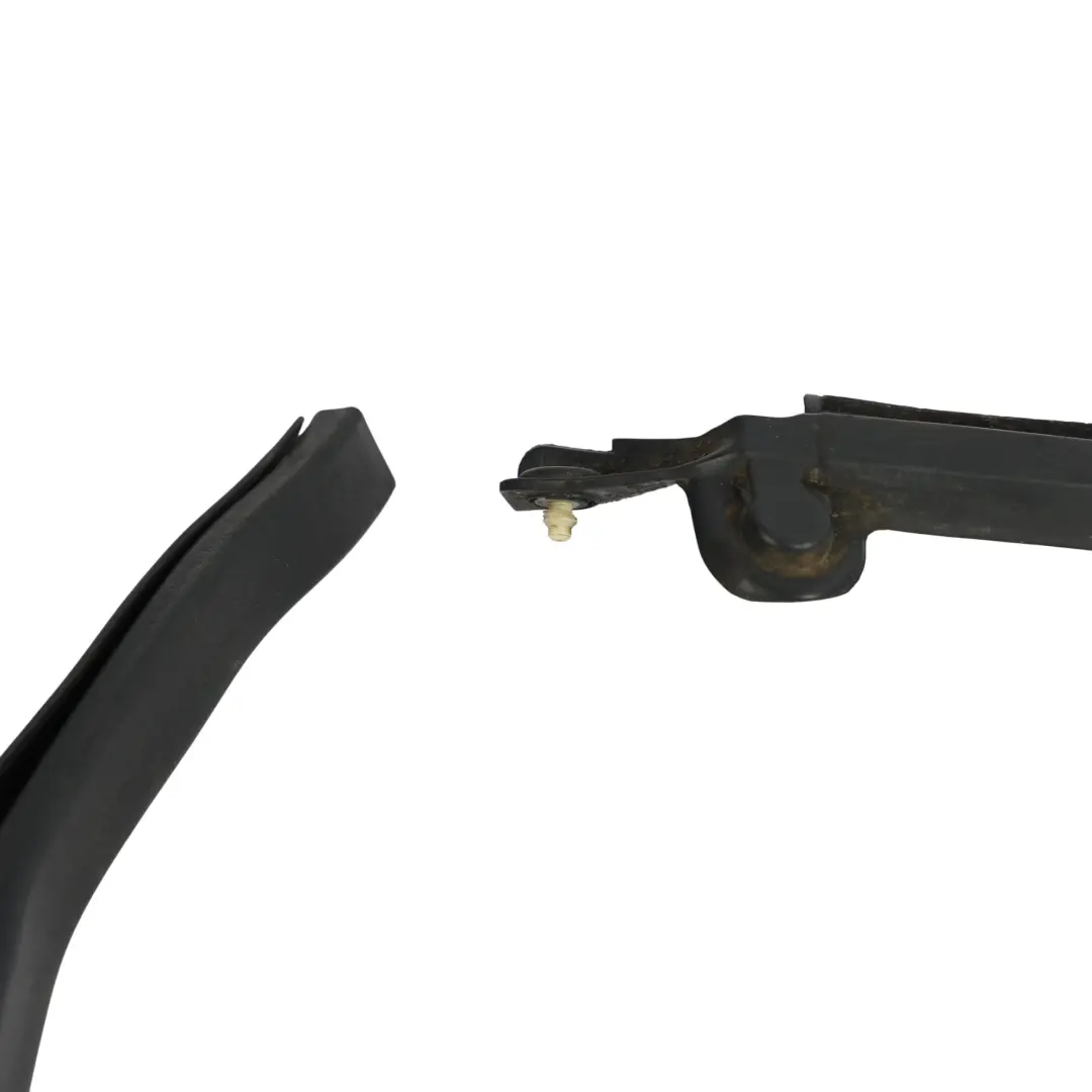 Range Rover L538 Joint De Cadre De Vitre De Porte Arrière Gauche BJ32-25767-AE - SKU LR040927 - Numéro de pièce LR040927