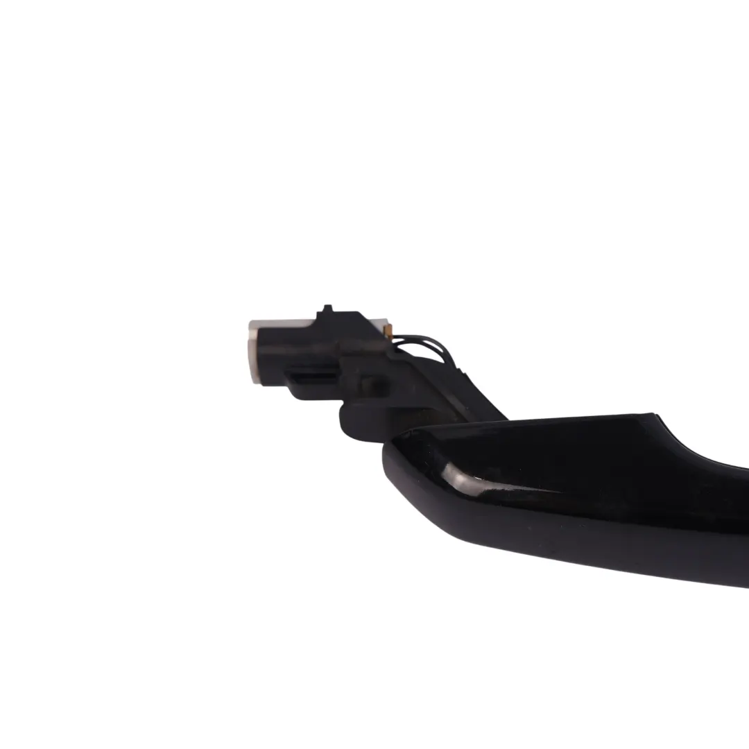 Tirador Puerta Sin Llave Negro - 820 para Land Rover Discovery Sport L550 con número de pieza LR061200 Land Rover Discovery Sport L550 Tirador Puerta Sin Llave Negro - 820 - SKU LR061200-SAB - Número de pieza LR061200