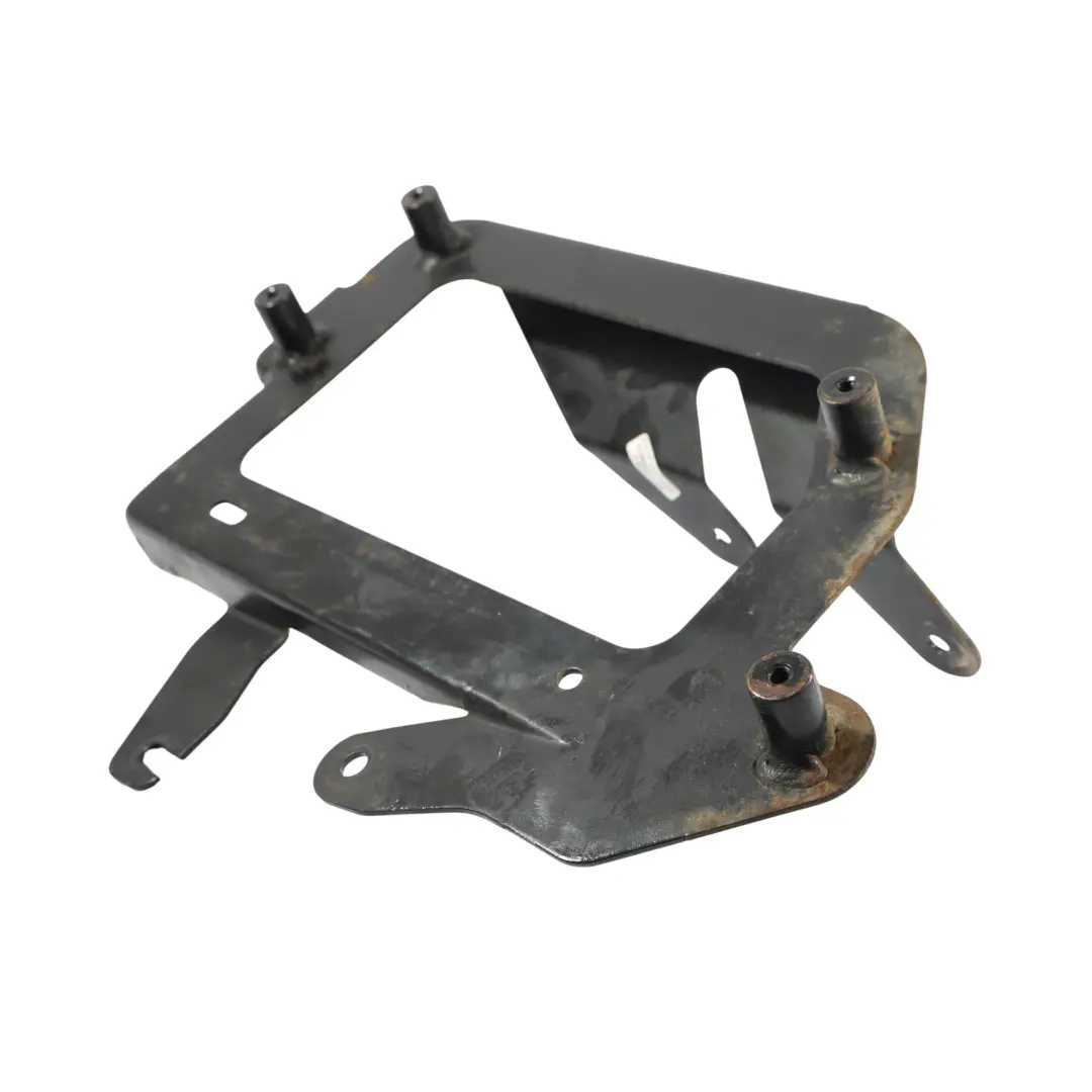 Supporto Staffa Intercooler GJ32-6K767-AB per Land Rover Discovery Sport L550 con numero di parte LR071923 Land Rover Discovery Sport L550 Supporto Staffa Intercooler GJ32-6K767-AB - SKU LR071923 - Numero di parte LR071923