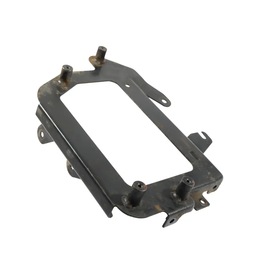 Supporto Staffa Intercooler GJ32-6K767-AB per Land Rover Discovery Sport L550 con numero di parte LR071923 Land Rover Discovery Sport L550 Supporto Staffa Intercooler GJ32-6K767-AB - SKU LR071923 - Numero di parte LR071923