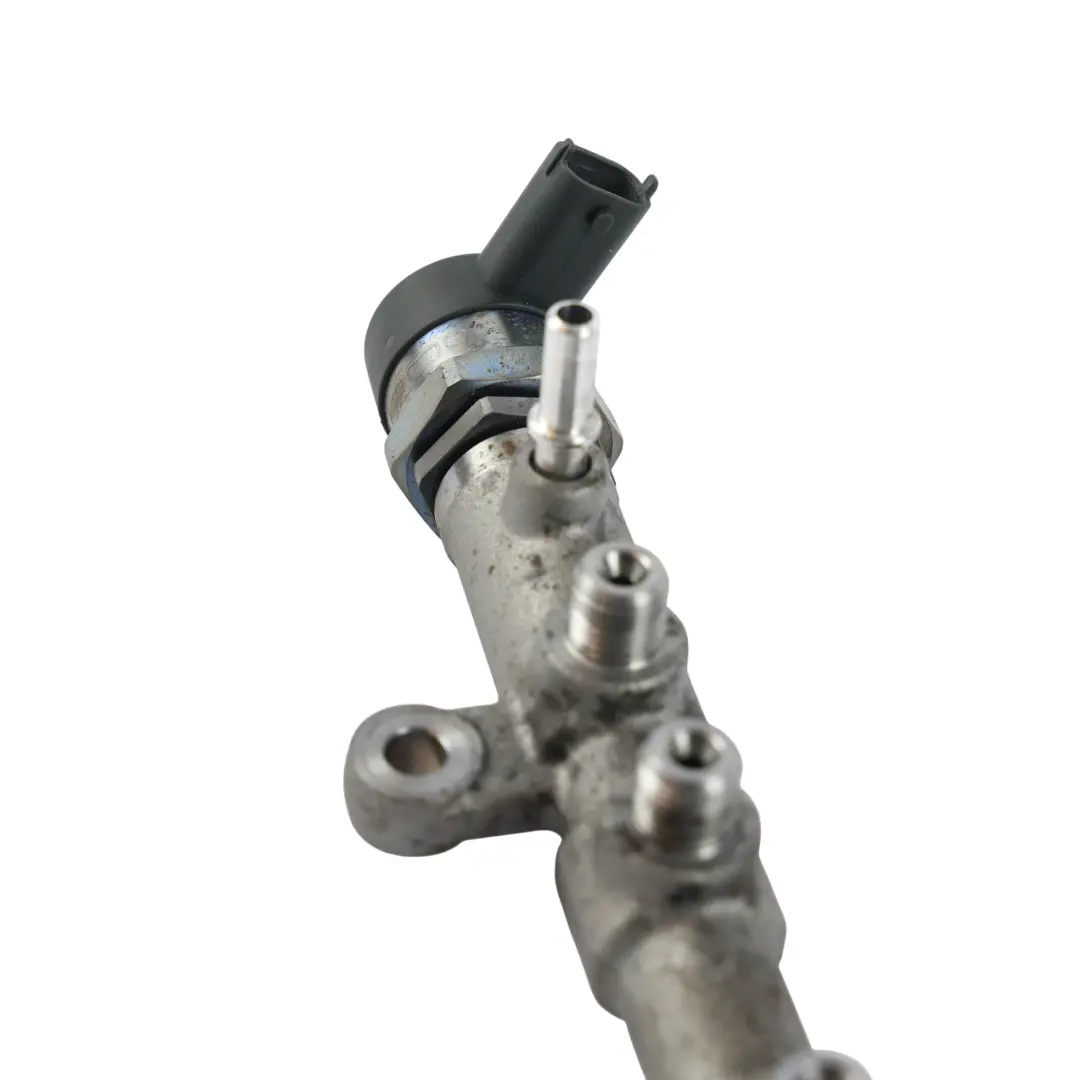 Tubo Iniettore Carburante 2.0 G4D3-2D280-AA per Land Rover Discovery Sport L550 con numero di parte LR073706 Land Rover Discovery Sport L550 Tubo Iniettore Carburante 2.0 G4D3-2D280-AA - SKU LR073706 - Numero di parte LR073706