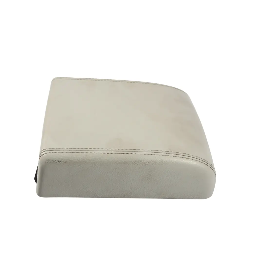 Bracciolo Console Centrale Anteriore Cirrus per Land Rover Discovery L550 con numero di parte LR102232 Land Rover Discovery L550 Bracciolo Console Centrale Anteriore Cirrus - SKU LR102232 - Numero di parte LR102232