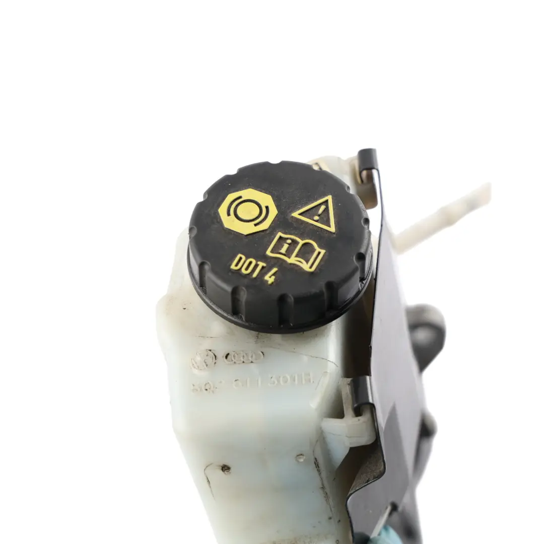Mk3 Brake Master Cylinder Tank Reservoir to Skoda Superb with Part number 5Q2611301H Skoda Superb Mk3 Brake Master Cylinder Tank Reservoir - SKU RHD-5Q2611301H-1 - Part number 5Q2611301H