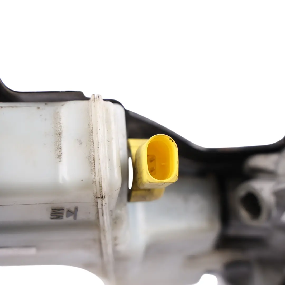 Mk3 Brake Master Cylinder Tank Reservoir to Skoda Superb with Part number 5Q2611301H Skoda Superb Mk3 Brake Master Cylinder Tank Reservoir - SKU RHD-5Q2611301H-1 - Part number 5Q2611301H