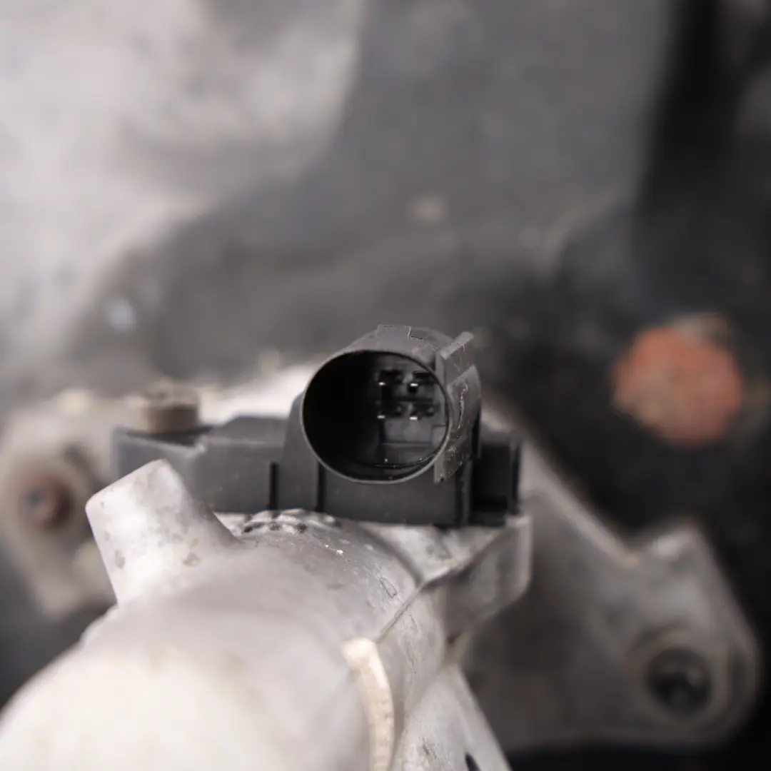 Volkswagen Transporter T6 Brake Servo Booster Master Cylinder - SKU RHD-7E0612101E - Part number 7E0612101E