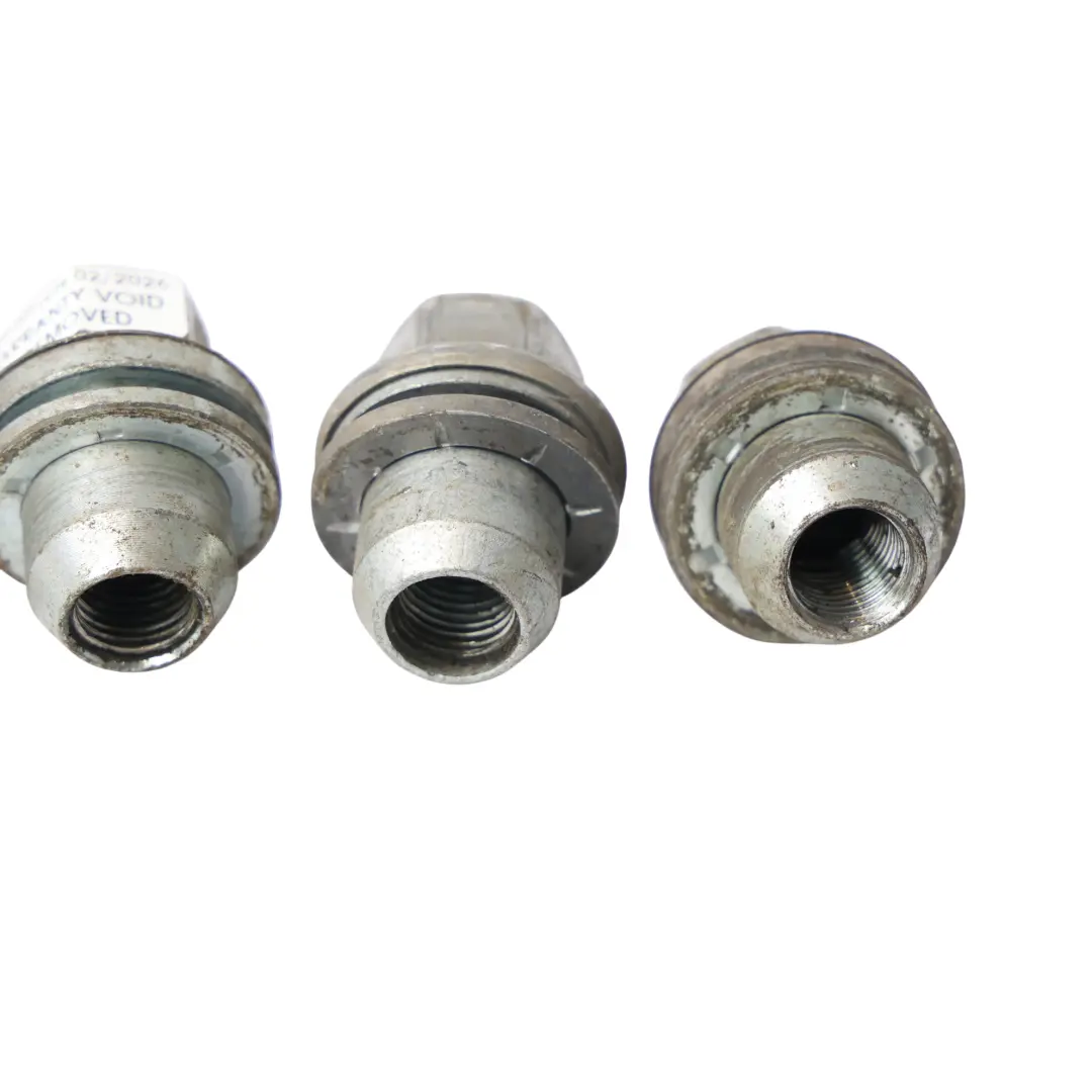 Locking Wheel Bolt Locks Nut Set 5X to Land Rover Discovery L319 with Part number RRD500590 Land Rover Discovery L319 Locking Wheel Bolt Locks Nut Set 5X - SKU RRD500590 - Part number RRD500590