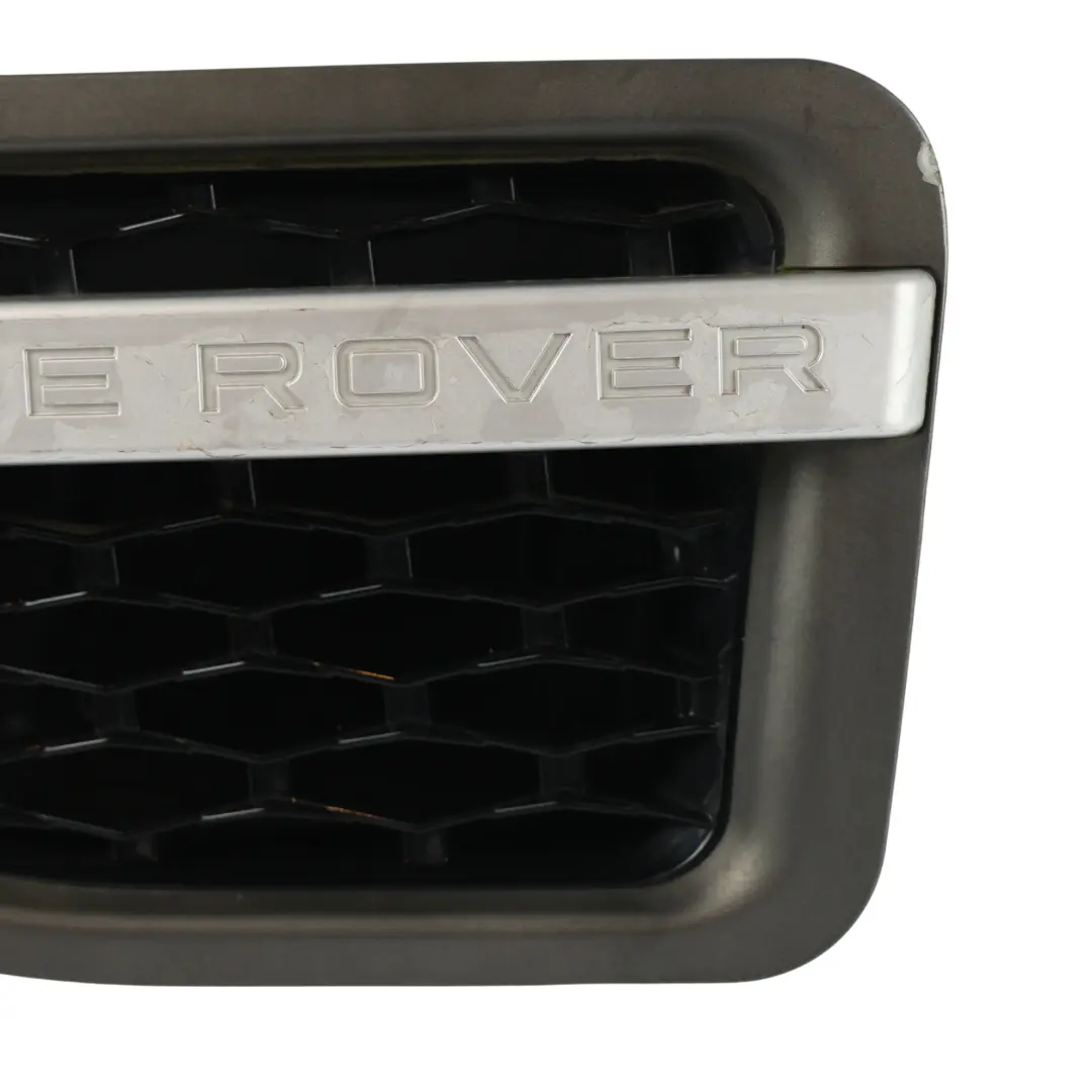 Grill Kratka Nawiewu Błotnika Lewa , do Land Range Rover Sport L320 o numerze SLR00152 Land Range Rover Sport L320 Grill Kratka Nawiewu Błotnika Lewa , - SKU SLR00152-1 - Numer Części SLR00152