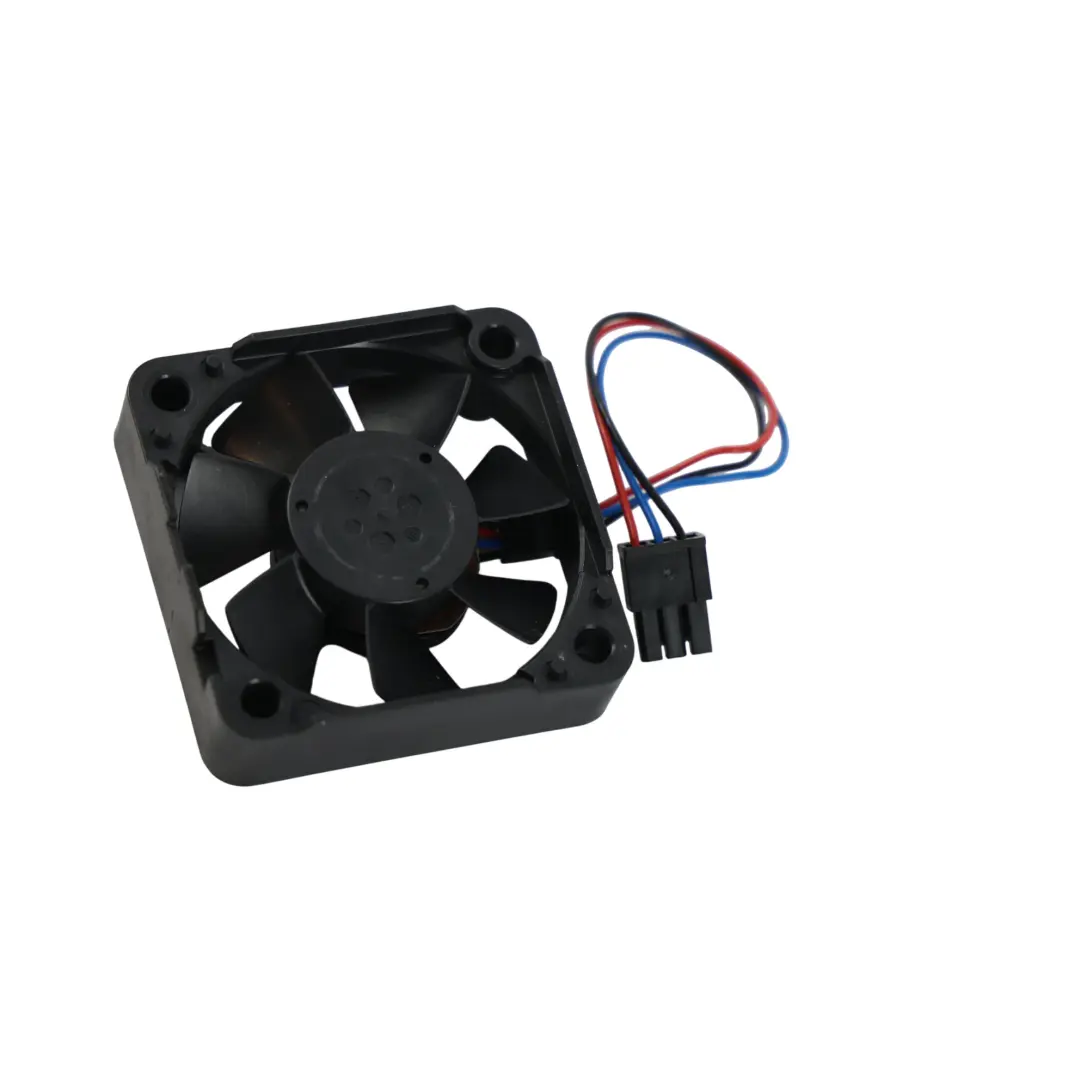 Wentylator Chłodzenia Lampy LED Lewy Prawy do BMW F22 F23 o numerze UDQF56C03CVL BMW F22 F23 Wentylator Chłodzenia Lampy LED Lewy Prawy - SKU UDQF56C03CVL - Numer Części UDQF56C03CVL