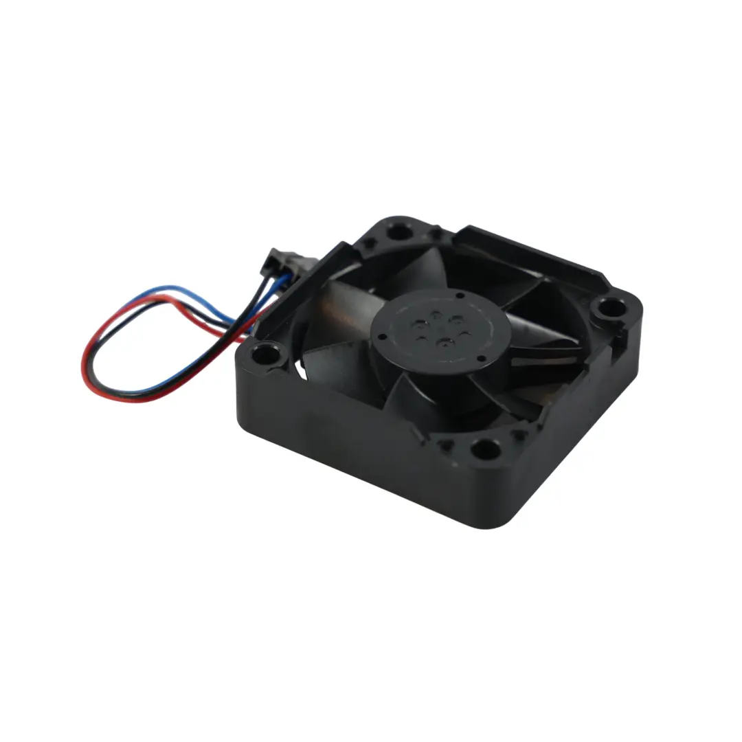 Ventola Raffreddamento Faro LED Sinistro Destro per BMW F22 F23 con numero di parte UDQF56C03CVL BMW F22 F23 Ventola Raffreddamento Faro LED Sinistro Destro - SKU UDQF56C03CVL - Numero di parte UDQF56C03CVL