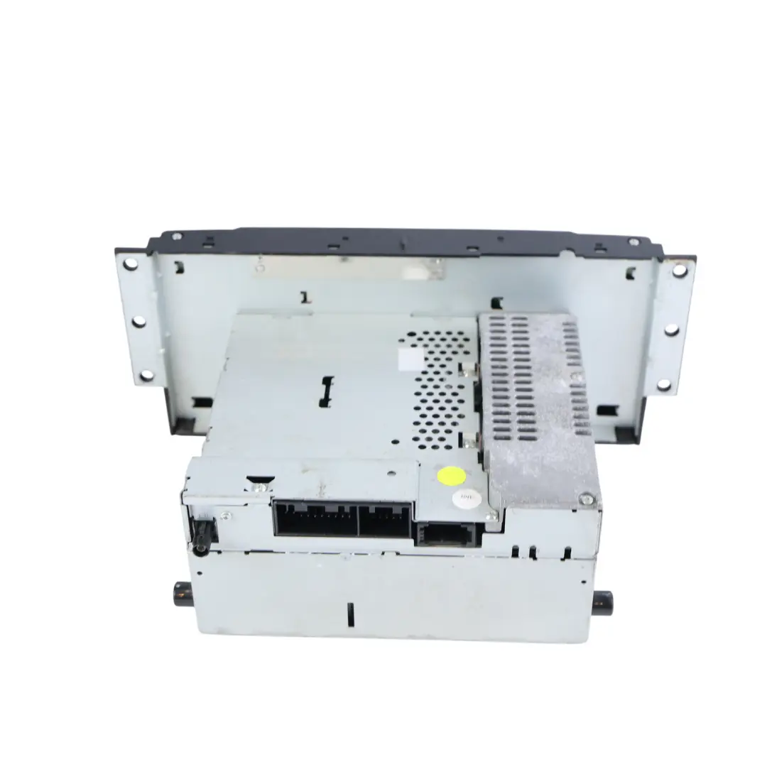 Radio Stereo CD Player Head Unit to Land Rover Discovery 3 L319 with Part number VUX500560 Land Rover Discovery 3 L319 Radio Stereo CD Player Head Unit - SKU VUX500560 - Part number VUX500560