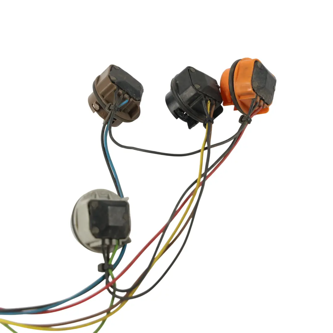 Przewód Wiązka Kabli Lampy Tylnej Lewy Prawy do Land Rover Range Rover L320 o numerze YND500090 Land Rover Range Rover L320 Przewód Wiązka Kabli Lampy Tylnej Lewy Prawy - SKU YND500090 - Numer Części YND500090