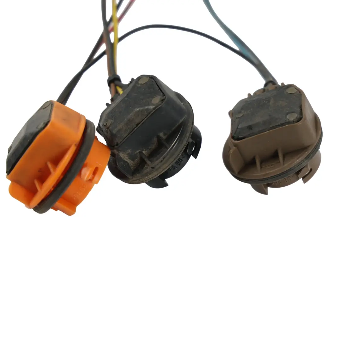 Cavo Connettore Fanale Posteriore Sinistro Destro per Land Rover Range Rover L320 con numero di parte YND500090 Land Rover Range Rover L320 Cavo Connettore Fanale Posteriore Sinistro Destro - SKU YND500090 - Numero di parte YND500090