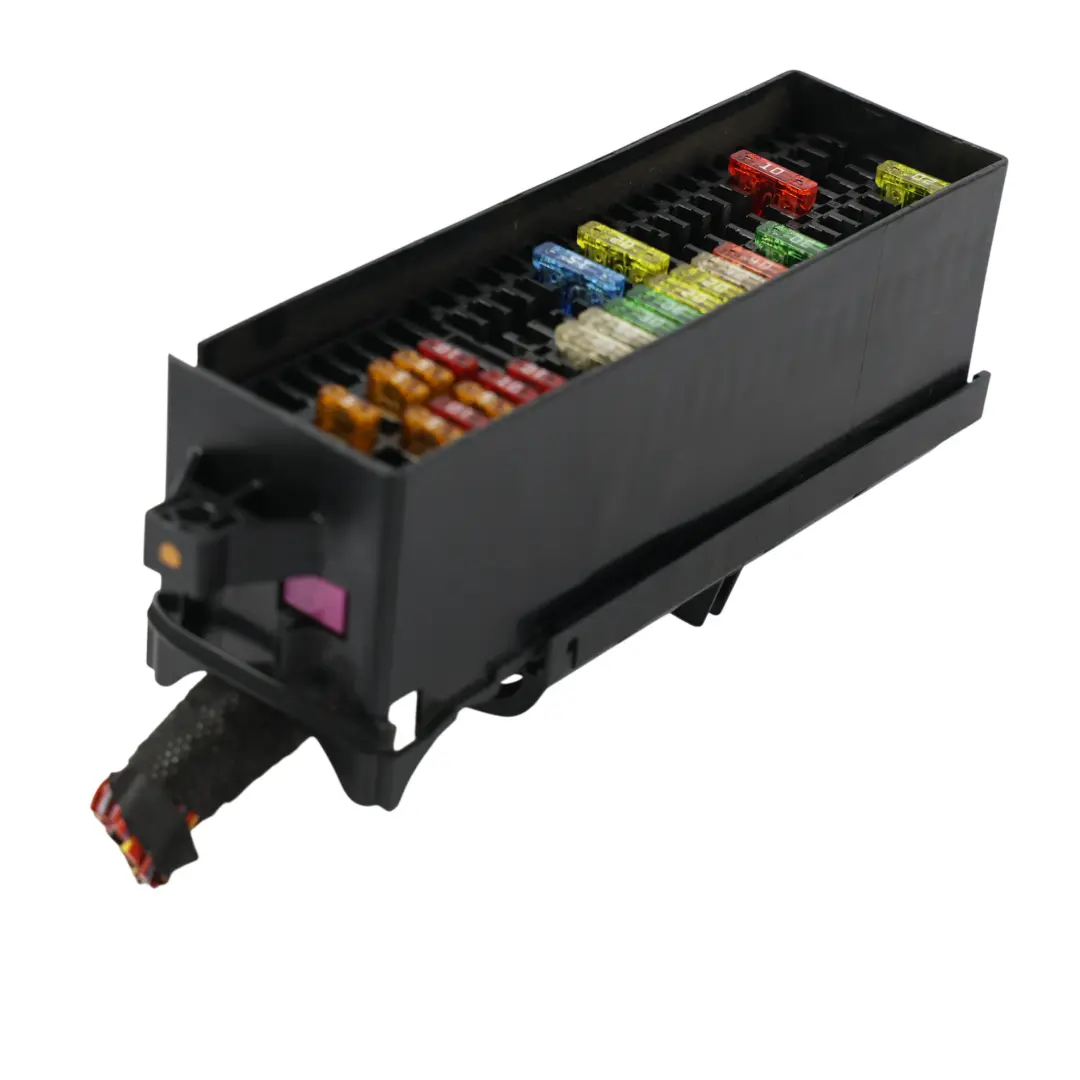 Mk4 Fuse Relay Box to Audi Q3 F3 Volkswagen Tiguan 5N Jetta with Part number 000937615B Audi Q3 F3 Volkswagen Tiguan 5N Jetta Mk4 Fuse Relay Box - SKU 000937615B - Part number 000937615B