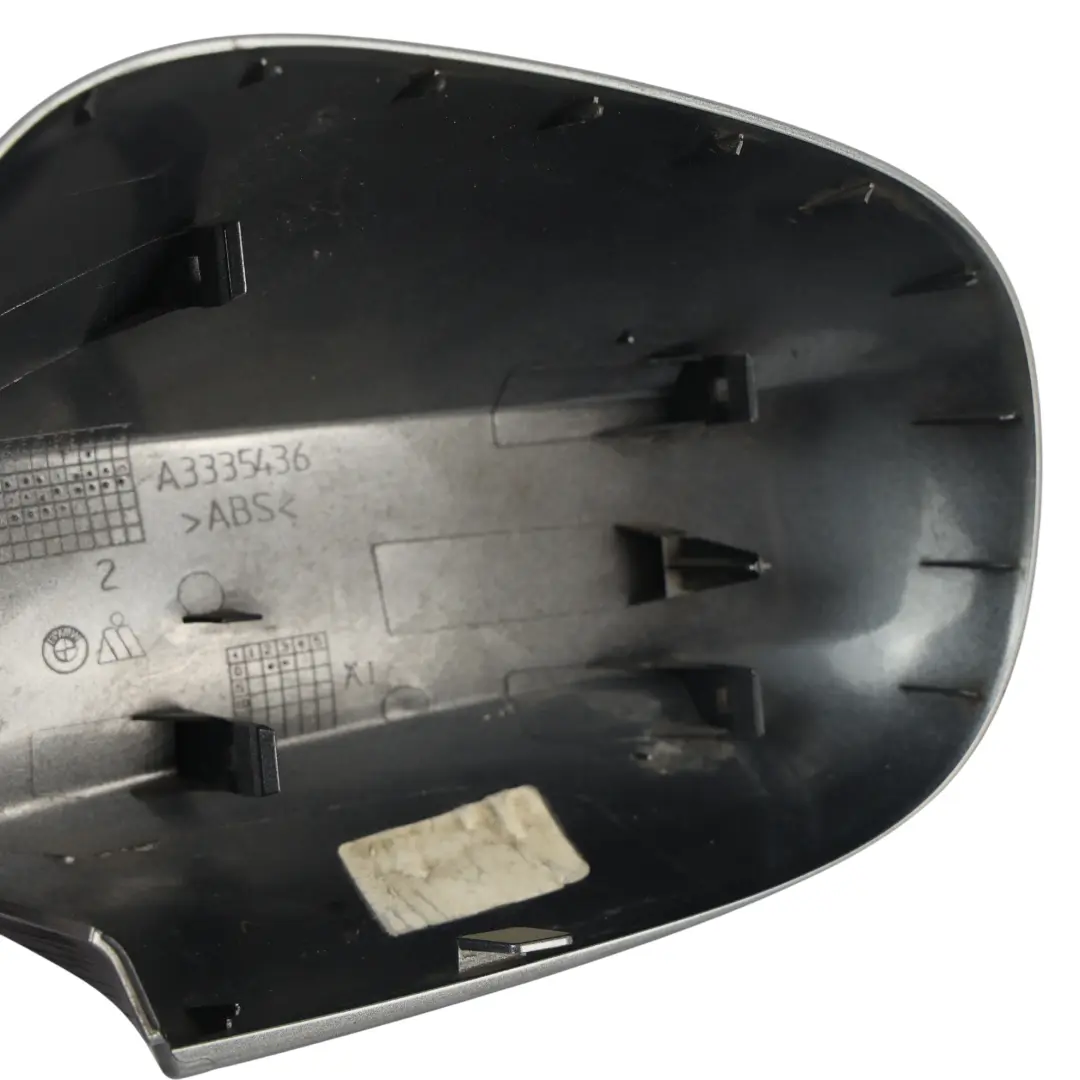Carcasa Tapa Espejo Retrovisor Derecho Gris Espacial A52 para BMW E90 E91 LCI con número de pieza 0036828 BMW E90 E91 LCI Carcasa Tapa Espejo Retrovisor Derecho Gris Espacial A52 - SKU 0036828-SCG5 - Número de pieza 0036828