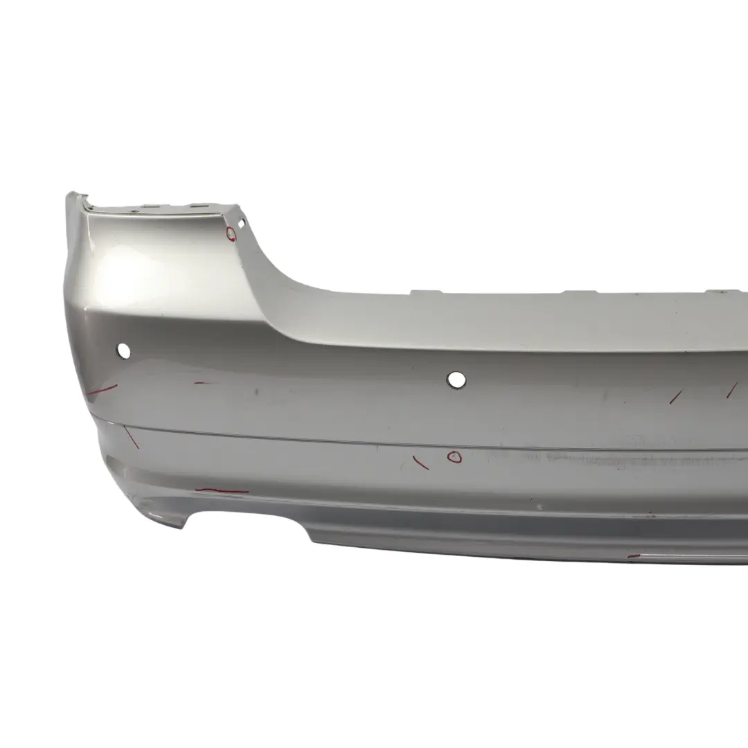 Lift Zderzak Tylny PDC Titansilber Srebrny Metallic - 354 do BMW E90 LCI o numerze 36875 BMW E90 LCI Lift Zderzak Tylny PDC Titansilber Srebrny Metallic - 354 - SKU 0036875-TS - Numer Części 36875