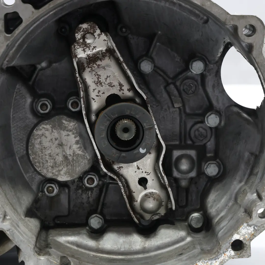 Schaltgetriebe 6 Gang RSP GARANTIE für Volkswagen Passat B8 1.6 TDI mit Teilenummer 02S300051N Volkswagen Passat B8 1.6 TDI Schaltgetriebe 6 Gang RSP GARANTIE - SKU 02S300051N - Teilenummer 02S300051N