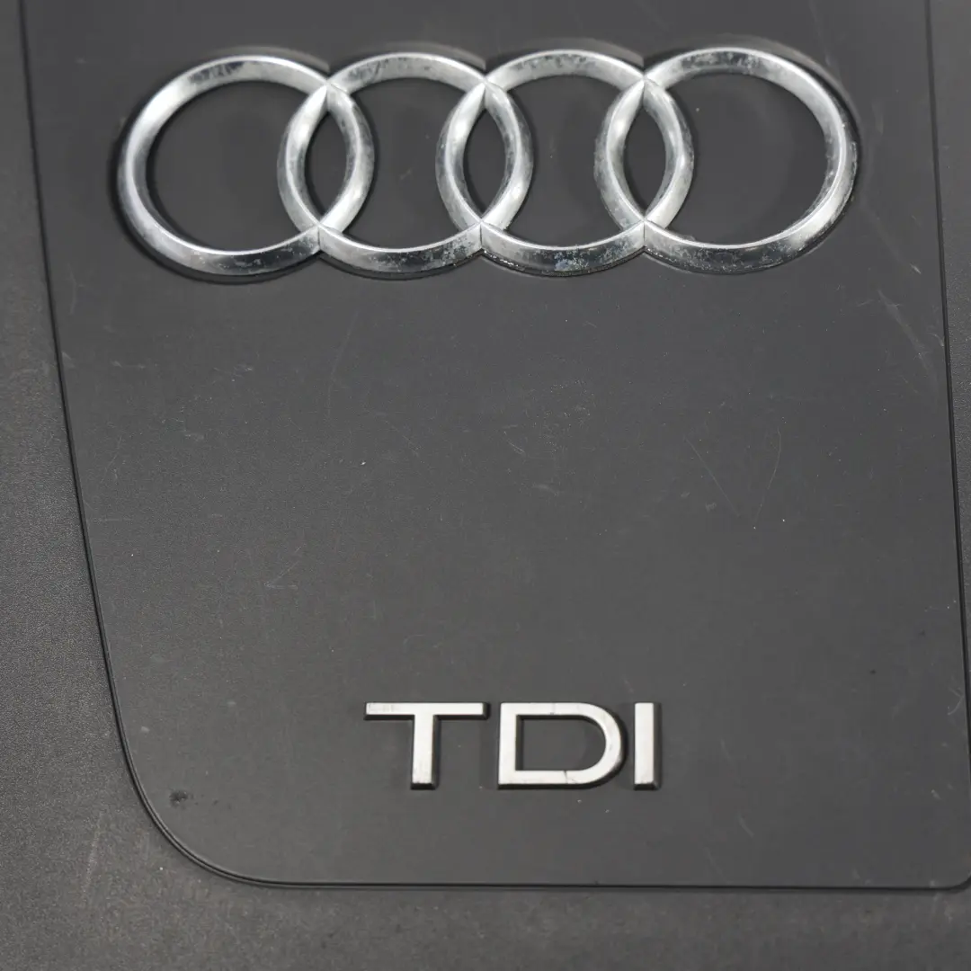 Coperchio Superiore Trim per Audi A4 B8 2.0 TDI Diesel con numero di parte 03L103925F Audi A4 B8 2.0 TDI Diesel Coperchio Superiore Trim - SKU 03L103925F - Numero di parte 03L103925F