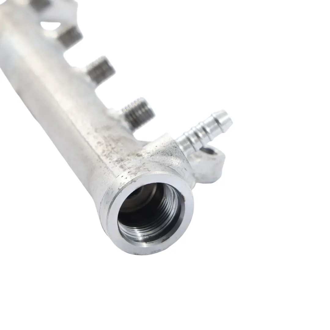 Rampe Injection Carburant Distributeur TDI pour Audi A1 8X VW Passat B7 à propos du numéro de pièce 03L130089R Audi A1 8X VW Passat B7 Rampe Injection Carburant Distributeur TDI - SKU 03L130089R - Numéro de pièce 03L130089R