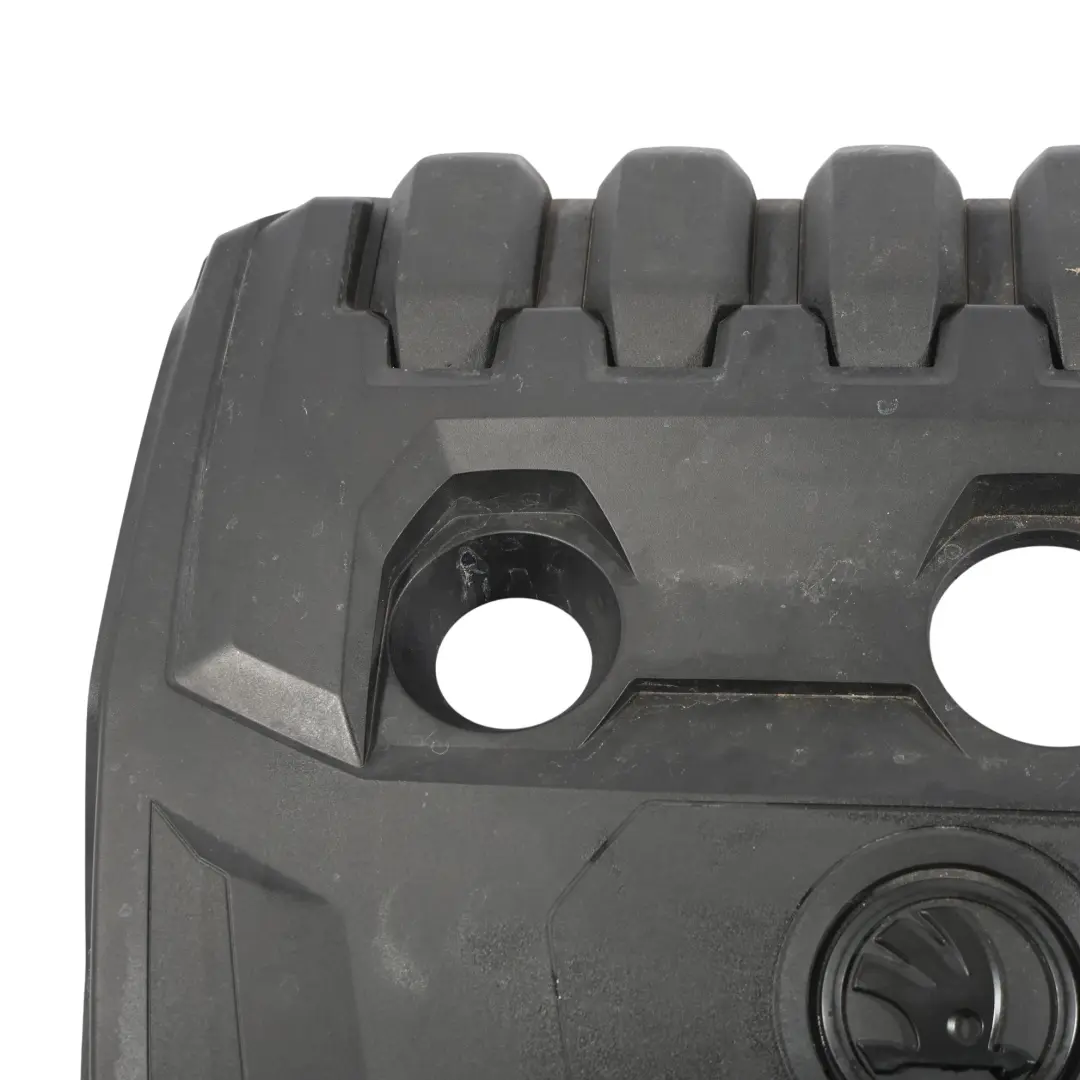 MK3 Motor Abdeckung Verkleidung 1.5 TSI Benzin für Skoda Octavia Superb mit Teilenummer 05E103925C Skoda Octavia Superb MK3 Motor Abdeckung Verkleidung 1.5 TSI Benzin - SKU 05E103925C - Teilenummer 05E103925C