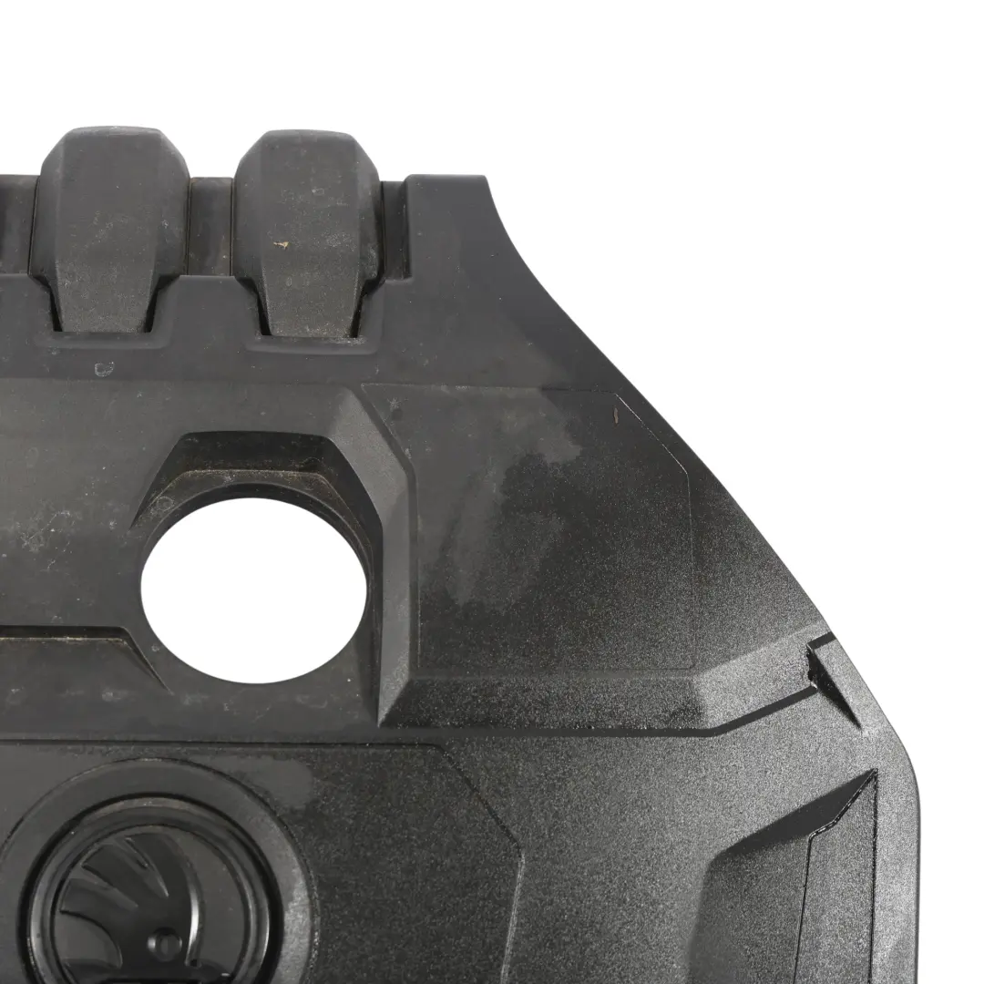 Mk3 Copertura Motore Pannello 1.5 TSI Benzina per Skoda Octavia Superb con numero di parte 05E103925C Skoda Octavia Superb Mk3 Copertura Motore Pannello 1.5 TSI Benzina - SKU 05E103925C - Numero di parte 05E103925C
