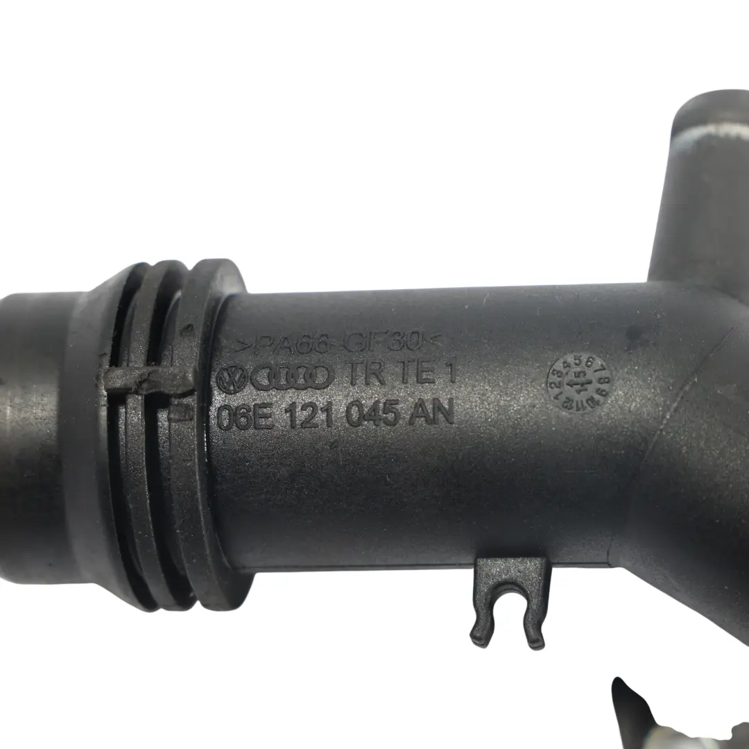 Audi S4 B8 S5 8T Tuyau Eau Radiateur 3.0 TFSI - SKU 06E121045AN - Numéro de pièce 06E121045AN