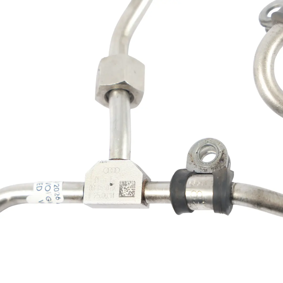 Breather Pipe Hose Line 3.0 TFSI to Audi A4 B8 A5 8T Engine with Part number 06E127501AK Audi A4 B8 A5 8T Engine Breather Pipe Hose Line 3.0 TFSI - SKU 06E127501AK - Part number 06E127501AK