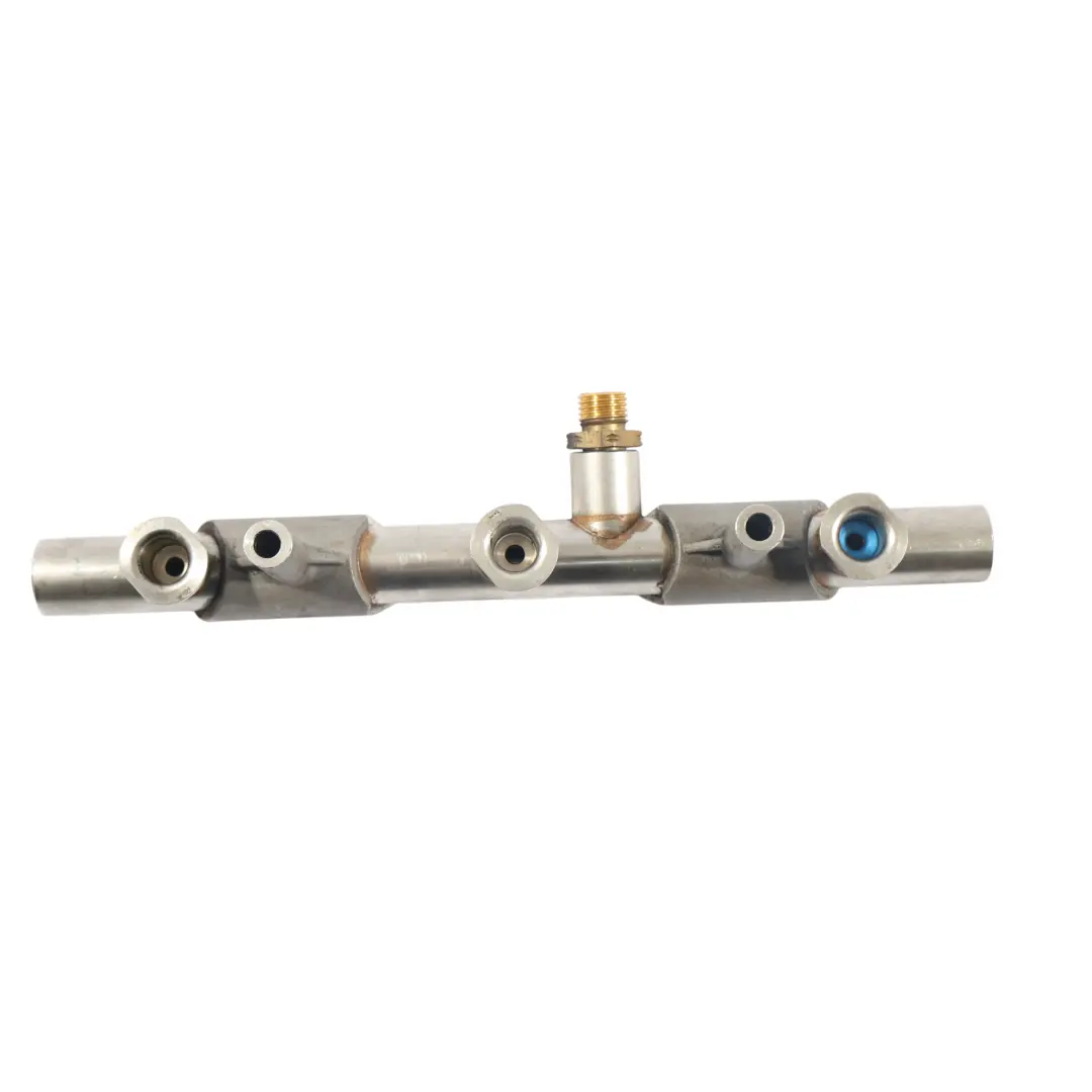Sistema Iniezione Rail Carburante 3.0 TFSI 06E130090AF per Audi A4 B8 A5 8T A6 C7 con numero di parte 06E130090AD Audi A4 B8 A5 8T A6 C7 Sistema Iniezione Rail Carburante 3.0 TFSI 06E130090AF - SKU 06E130090AD - Numero di parte 06E130090AD