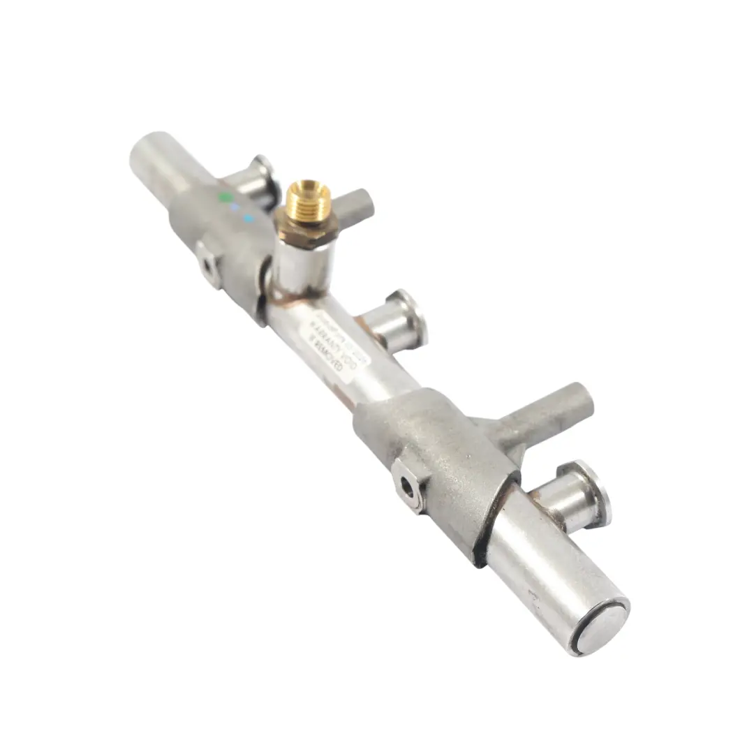 Sistema Iniezione Rail Carburante 3.0 TFSI 06E130090AF per Audi A4 B8 A5 8T A6 C7 con numero di parte 06E130090AD Audi A4 B8 A5 8T A6 C7 Sistema Iniezione Rail Carburante 3.0 TFSI 06E130090AF - SKU 06E130090AD - Numero di parte 06E130090AD
