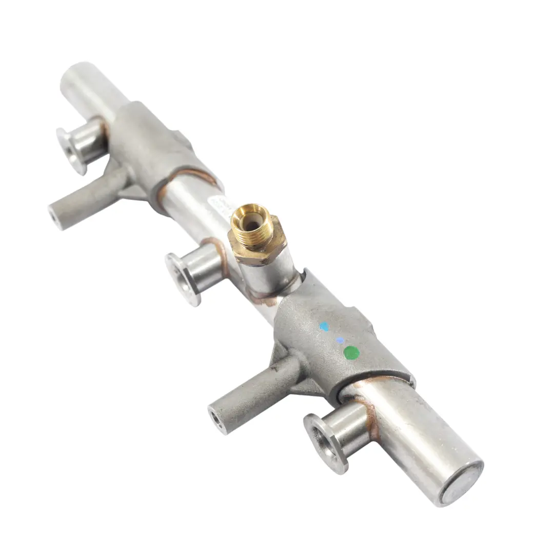 Sistema Iniezione Rail Carburante 3.0 TFSI 06E130090AF per Audi A4 B8 A5 8T A6 C7 con numero di parte 06E130090AD Audi A4 B8 A5 8T A6 C7 Sistema Iniezione Rail Carburante 3.0 TFSI 06E130090AF - SKU 06E130090AD - Numero di parte 06E130090AD