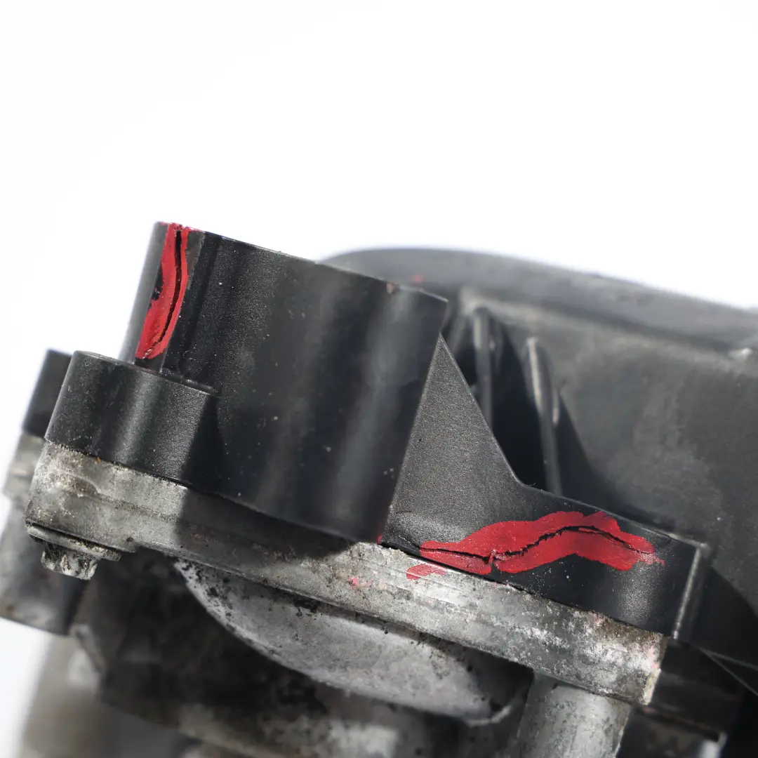 Bomba Refrigerante Carcasa Termostato 079010D para Audi S8 D3 Q7 con número de pieza 079121013N Audi S8 D3 Q7 Bomba Refrigerante Carcasa Termostato 079010D - SKU 079121013N - Número de pieza 079121013N