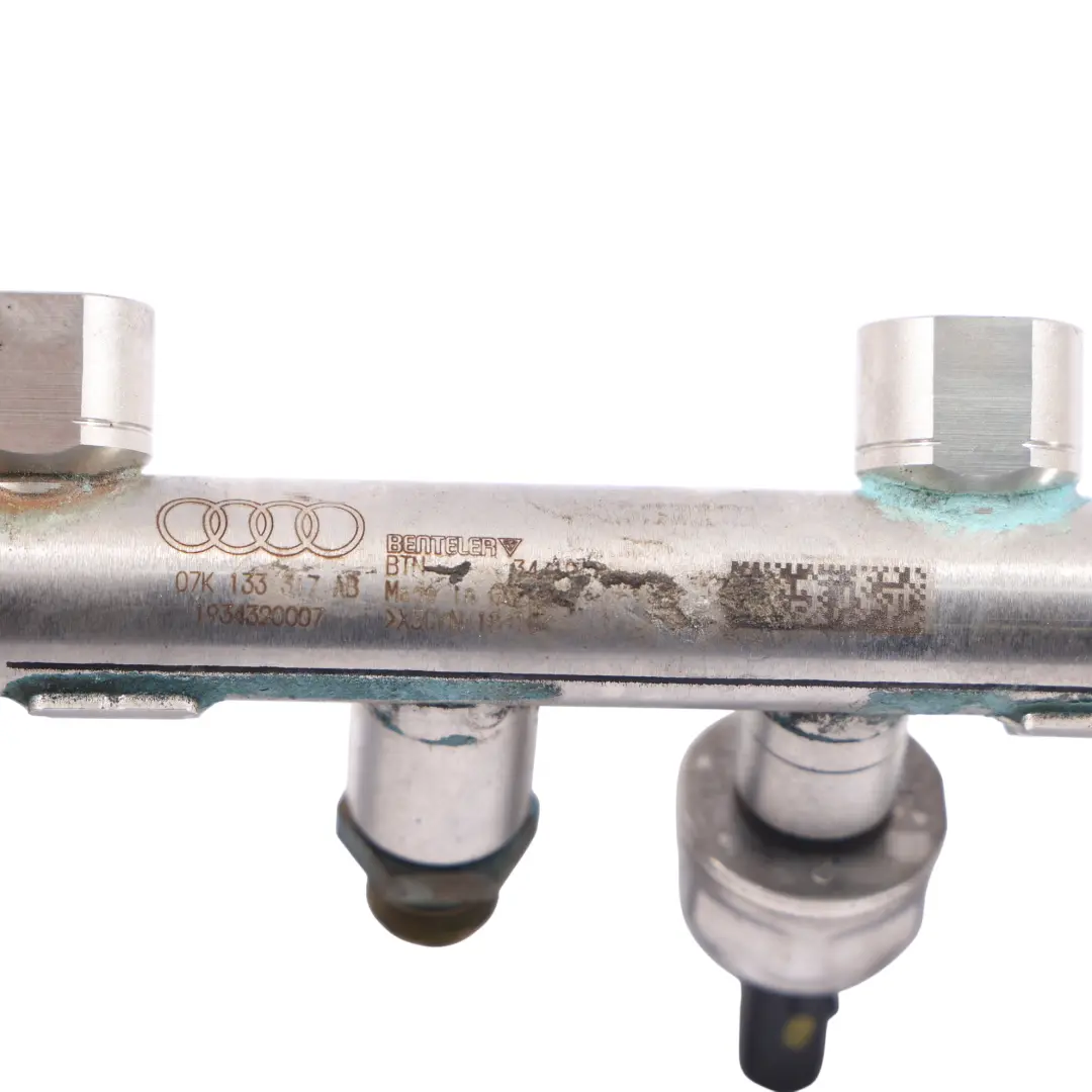 RSQ3 F3 Rampa Iniezione Combustibile Benzina 2.5 TFSI per Audi RS3 8V con numero di parte 07K133317AB Audi RS3 8V RSQ3 F3 Rampa Iniezione Combustibile Benzina 2.5 TFSI - SKU 07K133317AB-1 - Numero di parte 07K133317AB