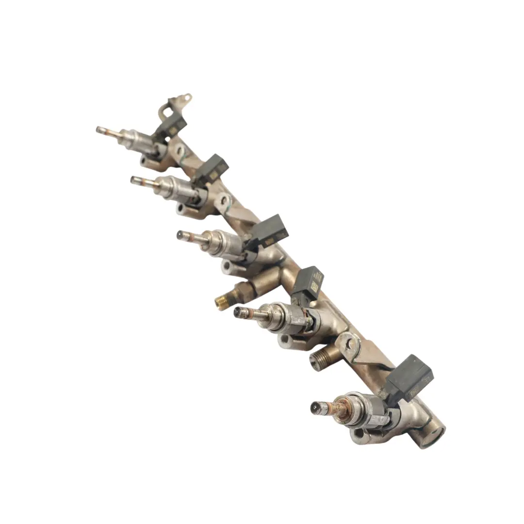 Tubo Rail Iniettore Combustibile Destro 5.2 Benzina per Audi S8 D3 con numero di parte 07L133316A Audi S8 D3 Tubo Rail Iniettore Combustibile Destro 5.2 Benzina - SKU 07L133316A-1 - Numero di parte 07L133316A