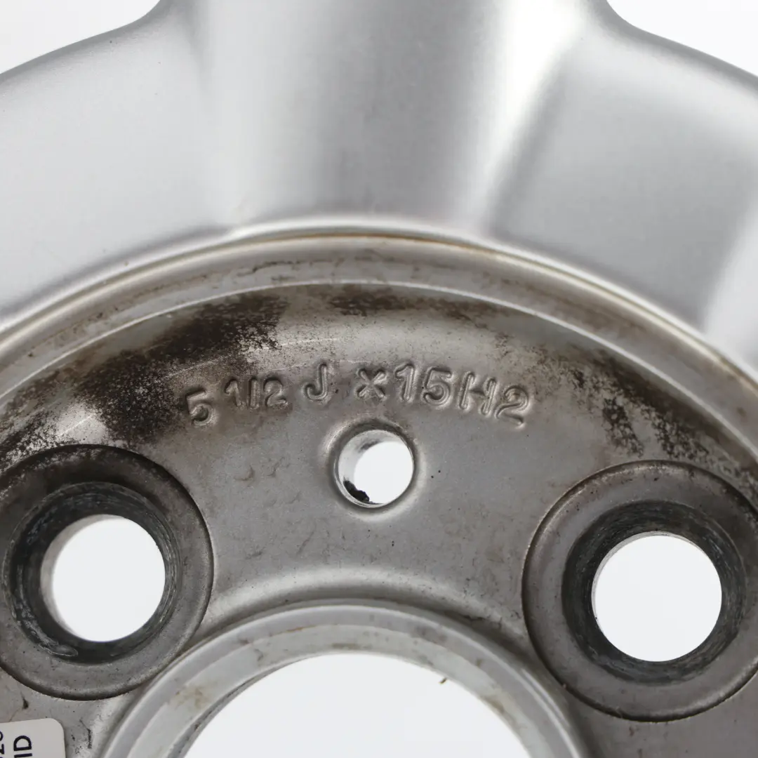 Argento Cerchio in lega 15" 5,5J ET:45 a 8 razze 82 per Mini Cooper One R50 R52 con numero di parte 1512347 Mini Cooper One R50 R52 Argento Cerchio in lega 15" 5,5J ET:45 a 8 razze 82 - SKU 1512347-1 - Numero di parte 1512347