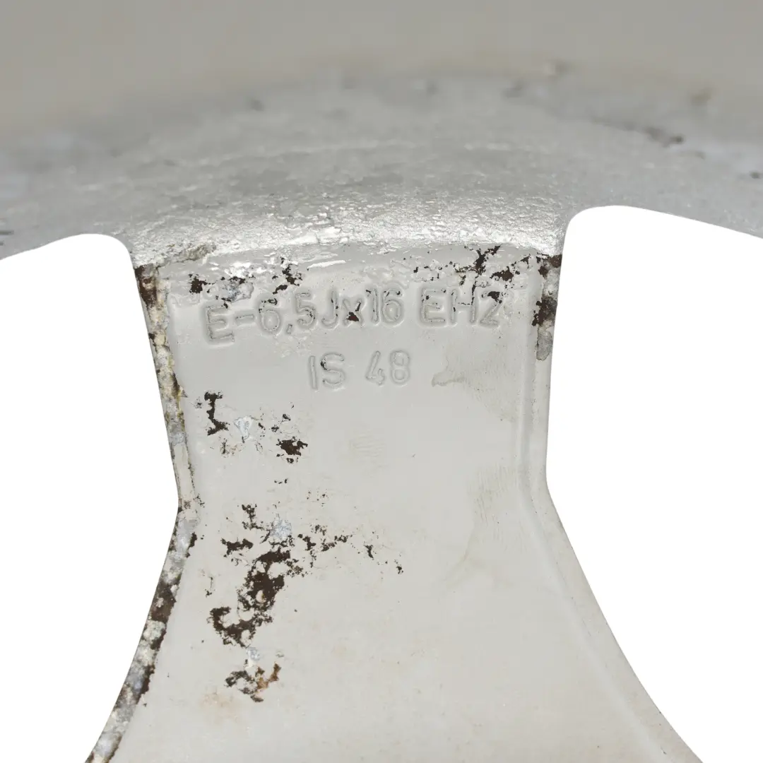 Felga Aluminiowa 16'' 6,5J ET:48 Srebrna do Mini R50 o numerze 1512348 Mini R50 Felga Aluminiowa 16'' 6,5J ET:48 Srebrna - SKU 1512348-2 - Numer Części 1512348