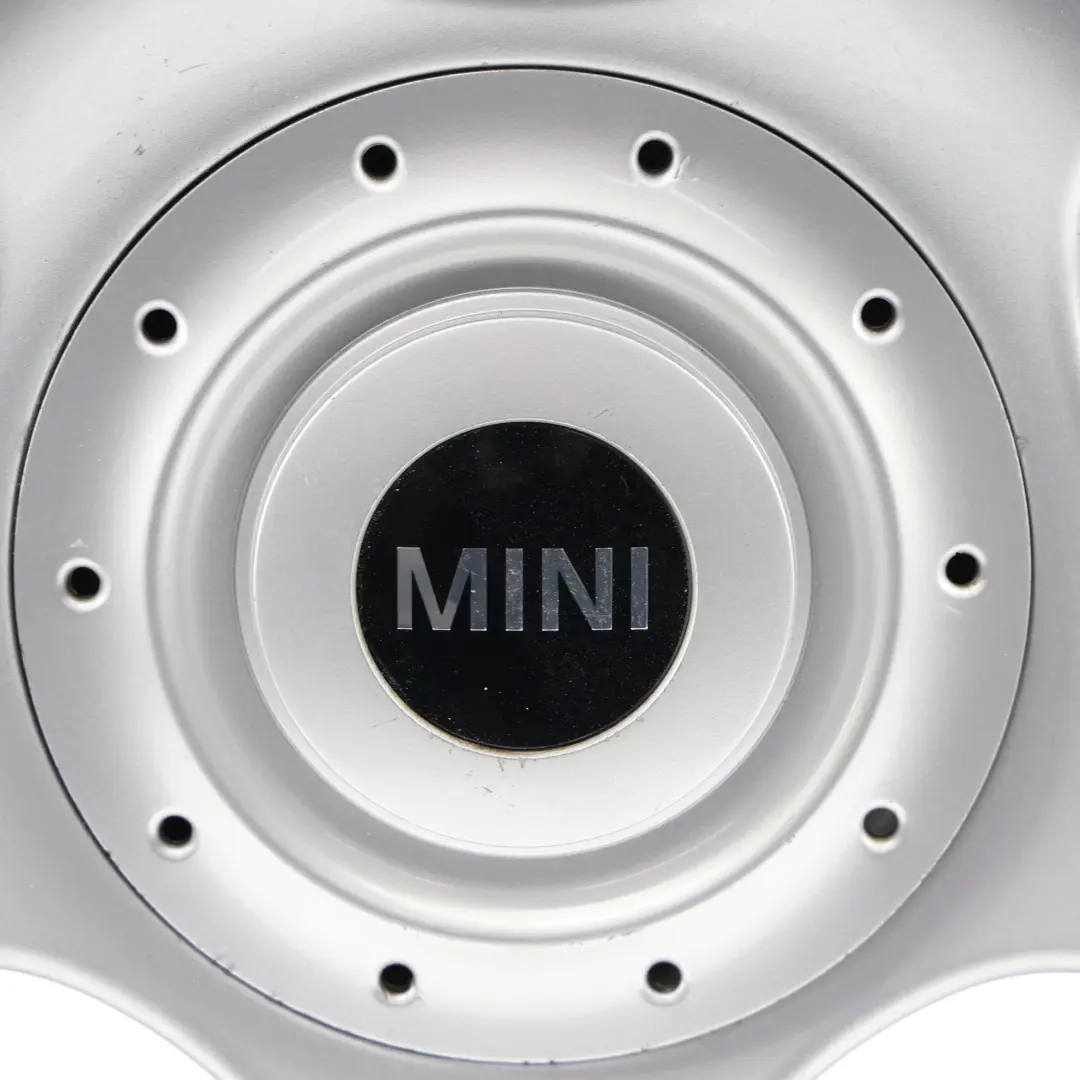 Srebrna Felga Aluminiowa 16" 6,5J ET:48 do Mini Cooper One R50 R52 R53 o numerze 1512350 Mini Cooper One R50 R52 R53 Srebrna Felga Aluminiowa 16" 6,5J ET:48 - SKU 1512350-1 - Numer Części 1512350