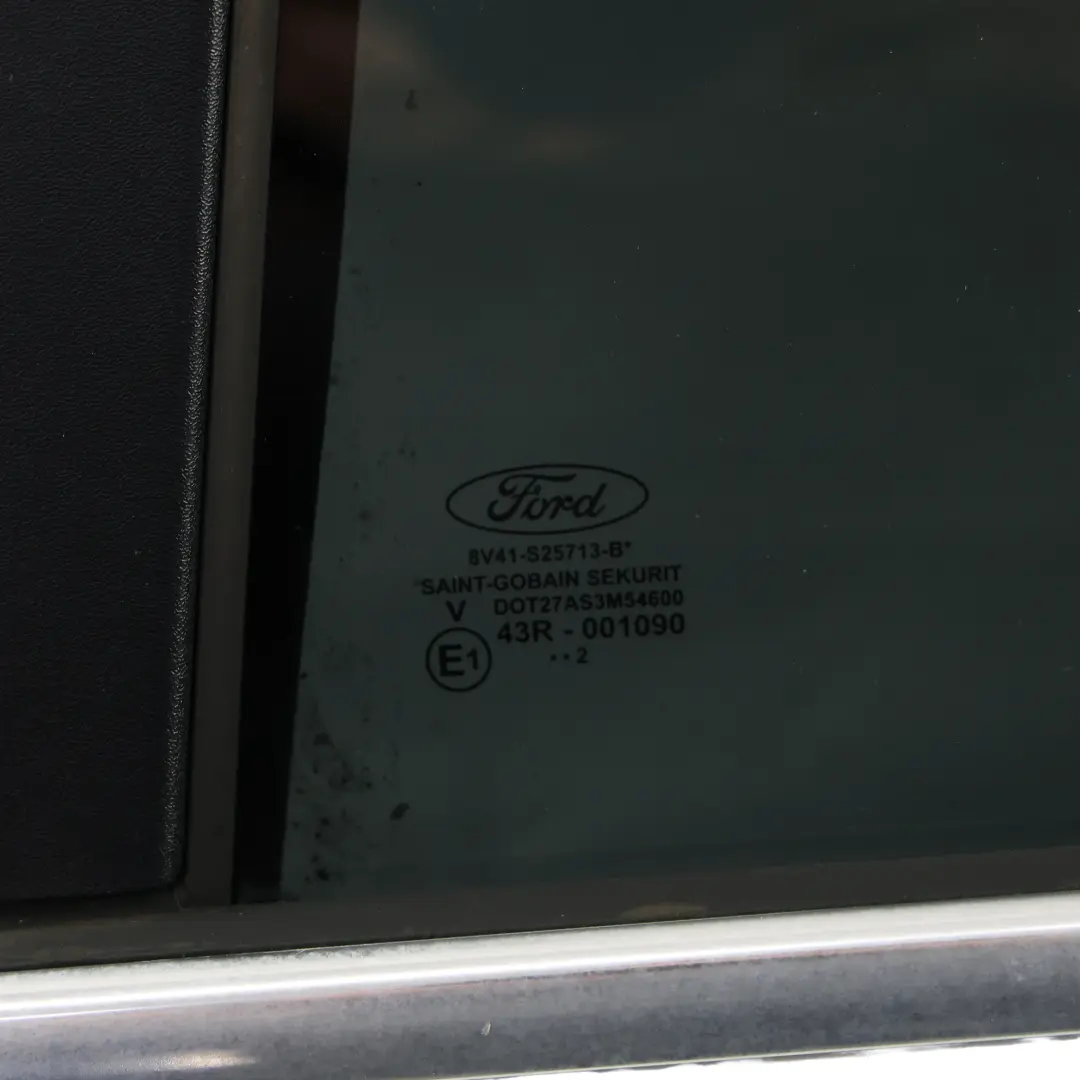 MK1 Pannello Copertura Porta Posteriore Sinistra Bianco Ghiaccio Z2 per Ford Kuga con numero di parte 1520947 Ford Kuga MK1 Pannello Copertura Porta Posteriore Sinistra Bianco Ghiaccio Z2 - SKU 1520947-FW - Numero di parte 1520947