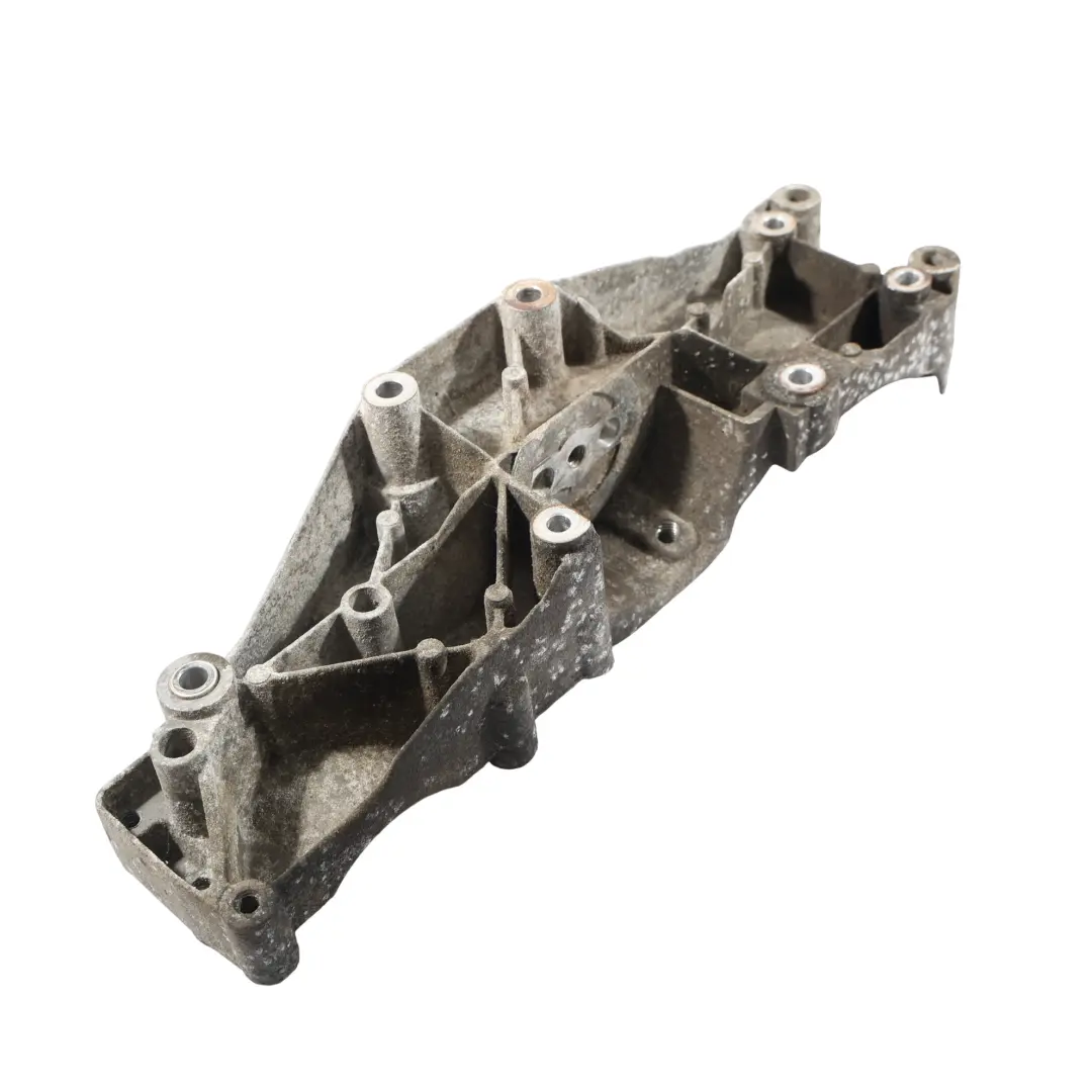 Lichtmaschine Halterung Halter 2.4 TDCi Diesel 6C1Q-10K019-AD für Ford Transit MK7 mit Teilenummer 1719735 Ford Transit MK7 Lichtmaschine Halterung Halter 2.4 TDCi Diesel 6C1Q-10K019-AD - SKU 1719735 - Teilenummer 1719735