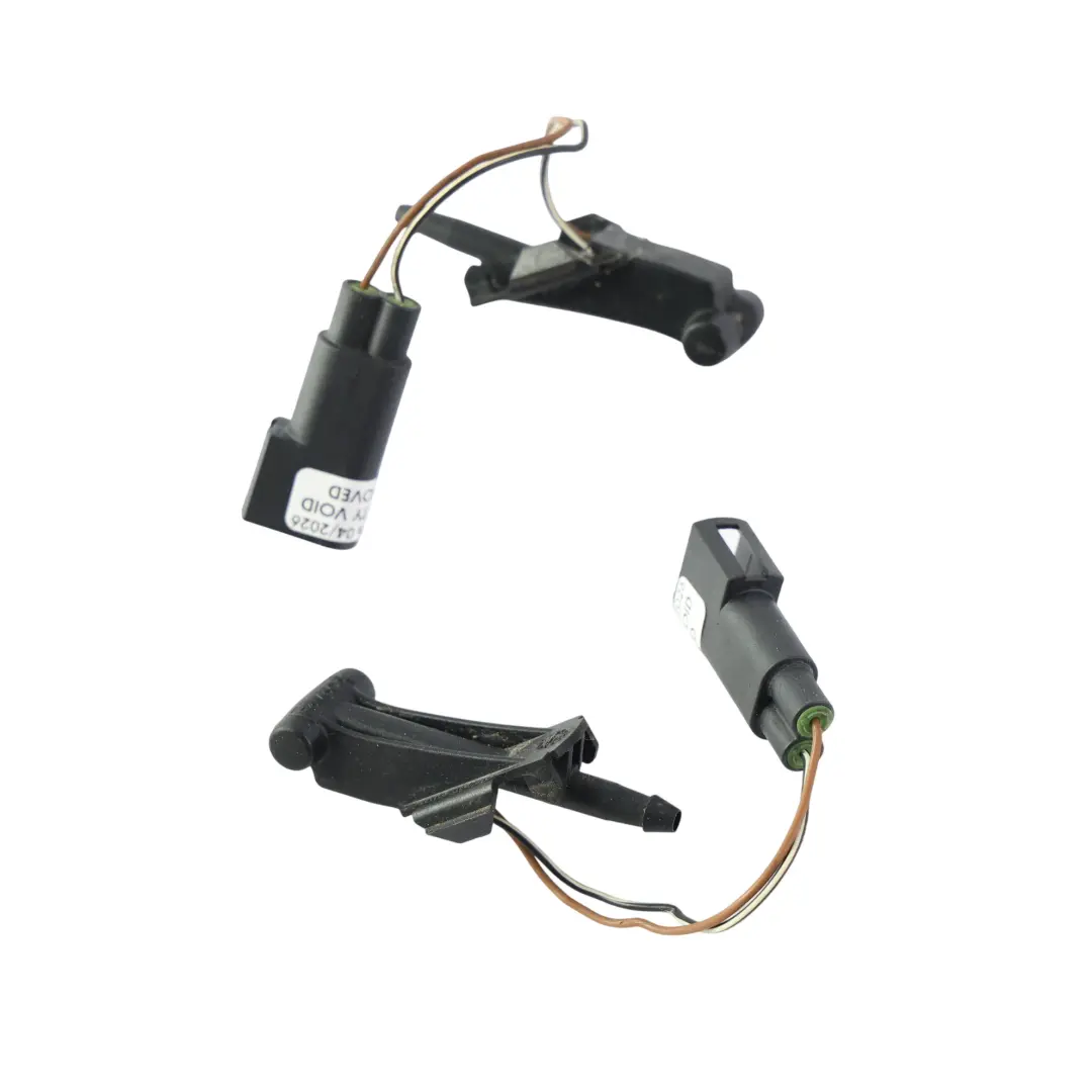 Ford Kuga Mk1 Dysze Spryskiwaczy Szyby Przód Grzane Zestaw - SKU 1727043 - Numer Części 1727043