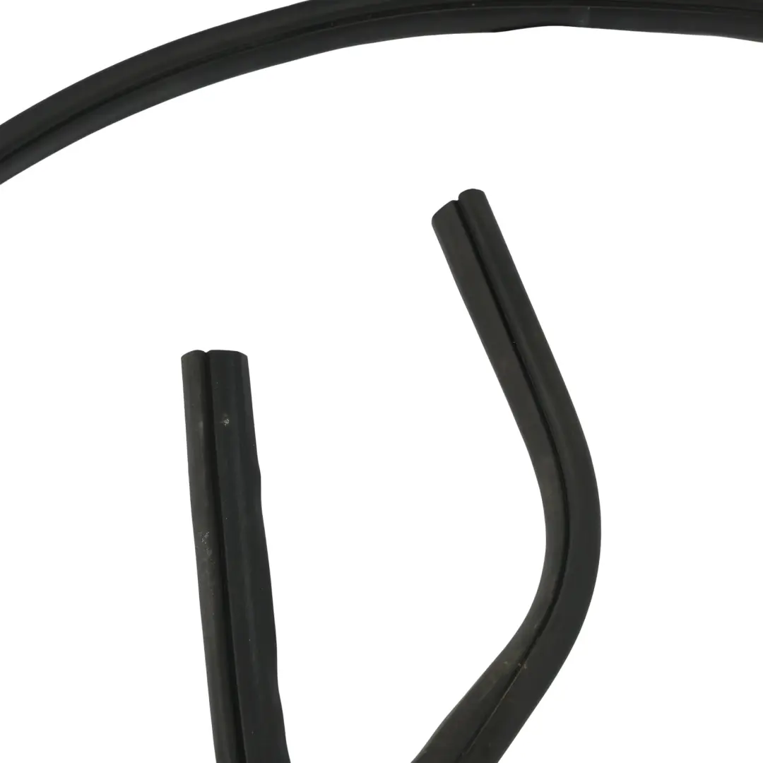 MK1 Guarnizione Porta Anteriore Sinistra Destra 8V41-S20530-AC per Ford Kuga con numero di parte 1761241 Ford Kuga MK1 Guarnizione Porta Anteriore Sinistra Destra 8V41-S20530-AC - SKU 1761241 - Numero di parte 1761241