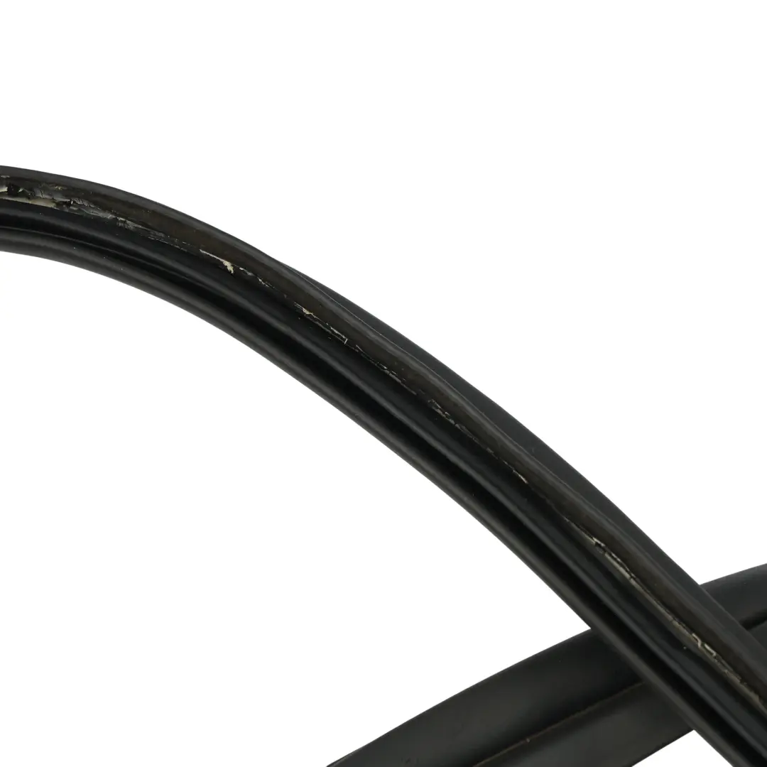 Ford Kuga Mk1 Uszczelka Guma Klapy Bagażnika Tylna 8V41-S404A06-BH - SKU 1768751 - Numer Części 1768751