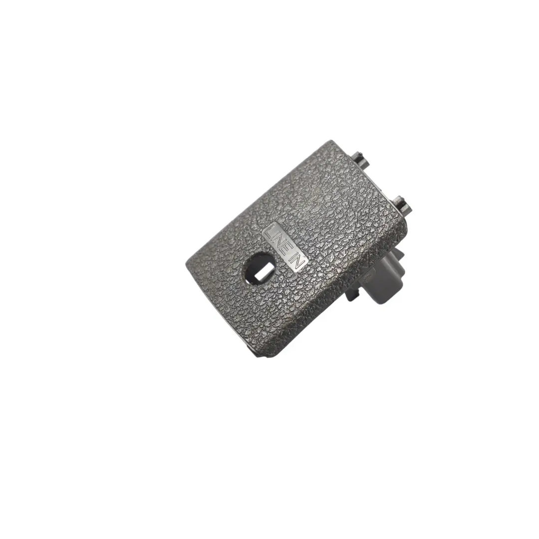 Osłona Gniazda Wtyczki AUX BK31-V044K62-AB do Ford Transit Connect o numerze 1822412 Ford Transit Connect Osłona Gniazda Wtyczki AUX BK31-V044K62-AB - SKU 1822412 - Numer Części 1822412