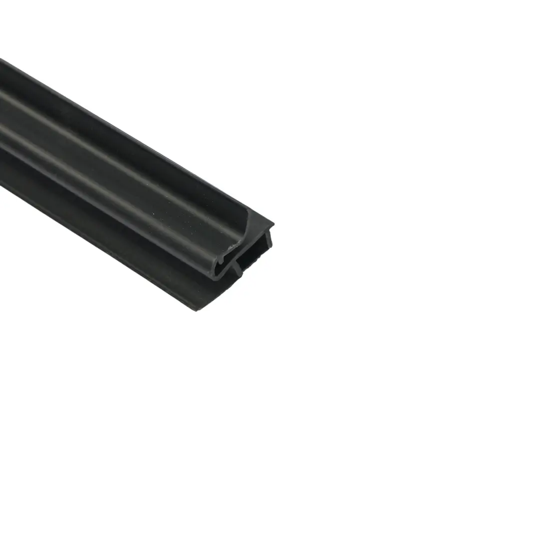 MK6 Guarnizione Porta Anteriore Destra FR3B-6321434-AF per Ford Mustang GT con numero di parte 1940014 Ford Mustang GT MK6 Guarnizione Porta Anteriore Destra FR3B-6321434-AF - SKU 1940014 - Numero di parte 1940014