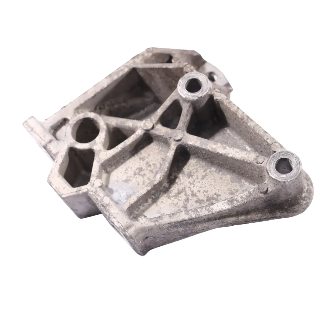 Mk4 Wspornik Łapa Mocowanie Skrzyni Biegów do Volkswagen Golf o numerze 1J0199117P Volkswagen Golf Mk4 Wspornik Łapa Mocowanie Skrzyni Biegów - SKU 1J0199117P - Numer Części 1J0199117P