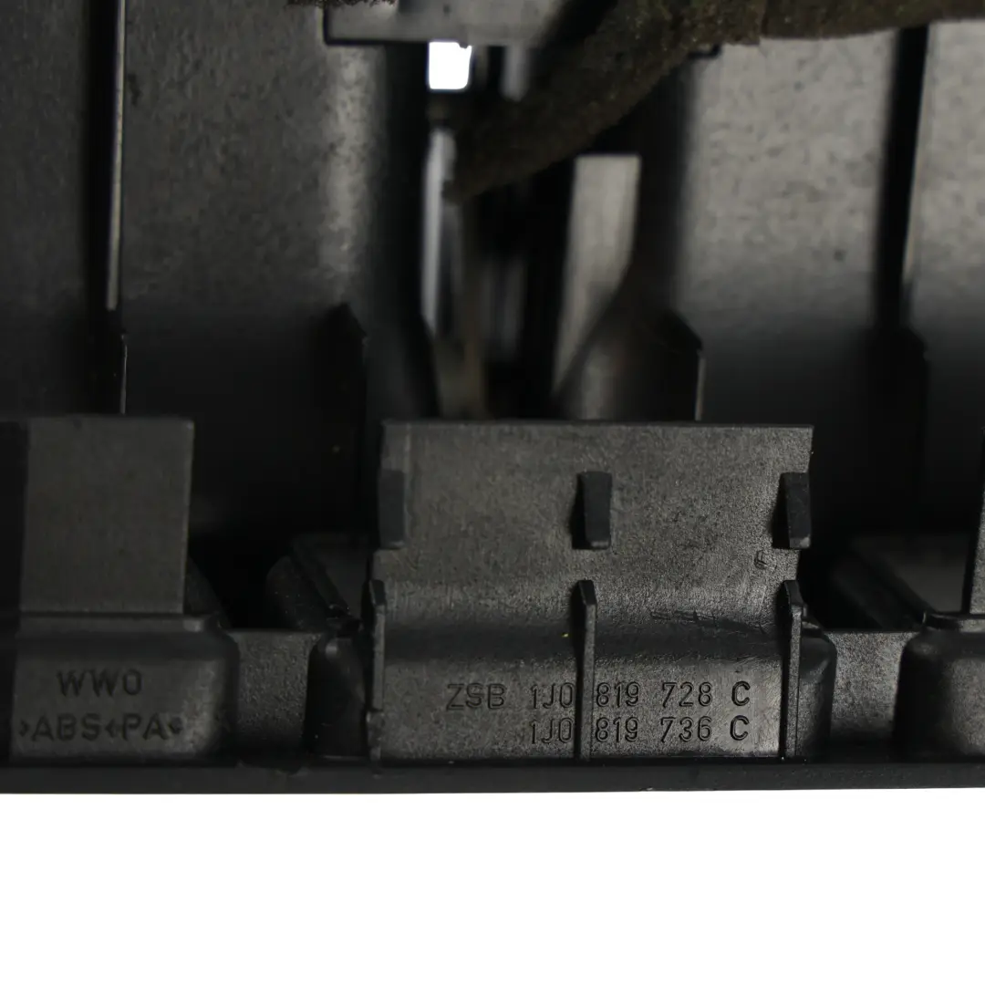 Volkswagen Golf MK4 Armaturenbrett Mitte Luftauslass Verkleidung - SKU 1J0819728F - Teilenummer 1J0819728F