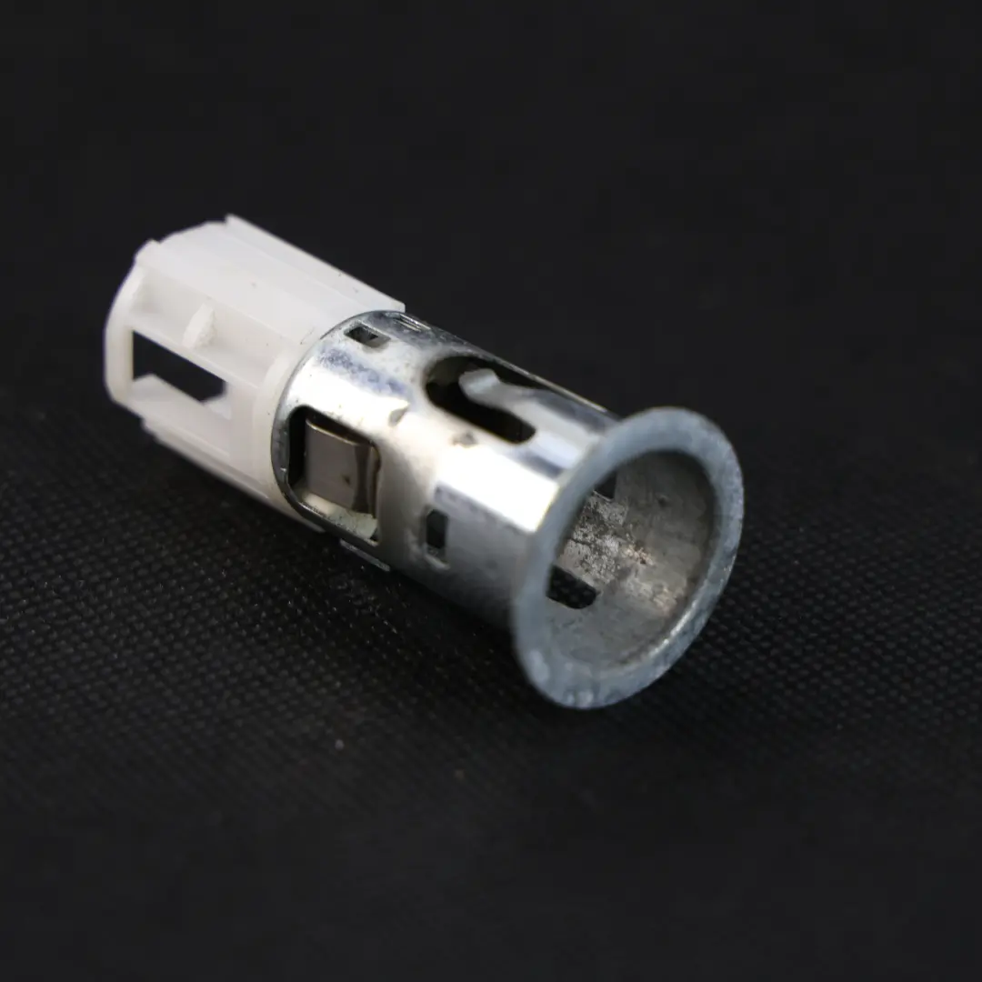 Enchufe Encendedor Toma Corriente para Volkswagen Touran 1T con número de pieza 1J0919309 Volkswagen Touran 1T Enchufe Encendedor Toma Corriente - SKU 1J0919309-4 - Número de pieza 1J0919309